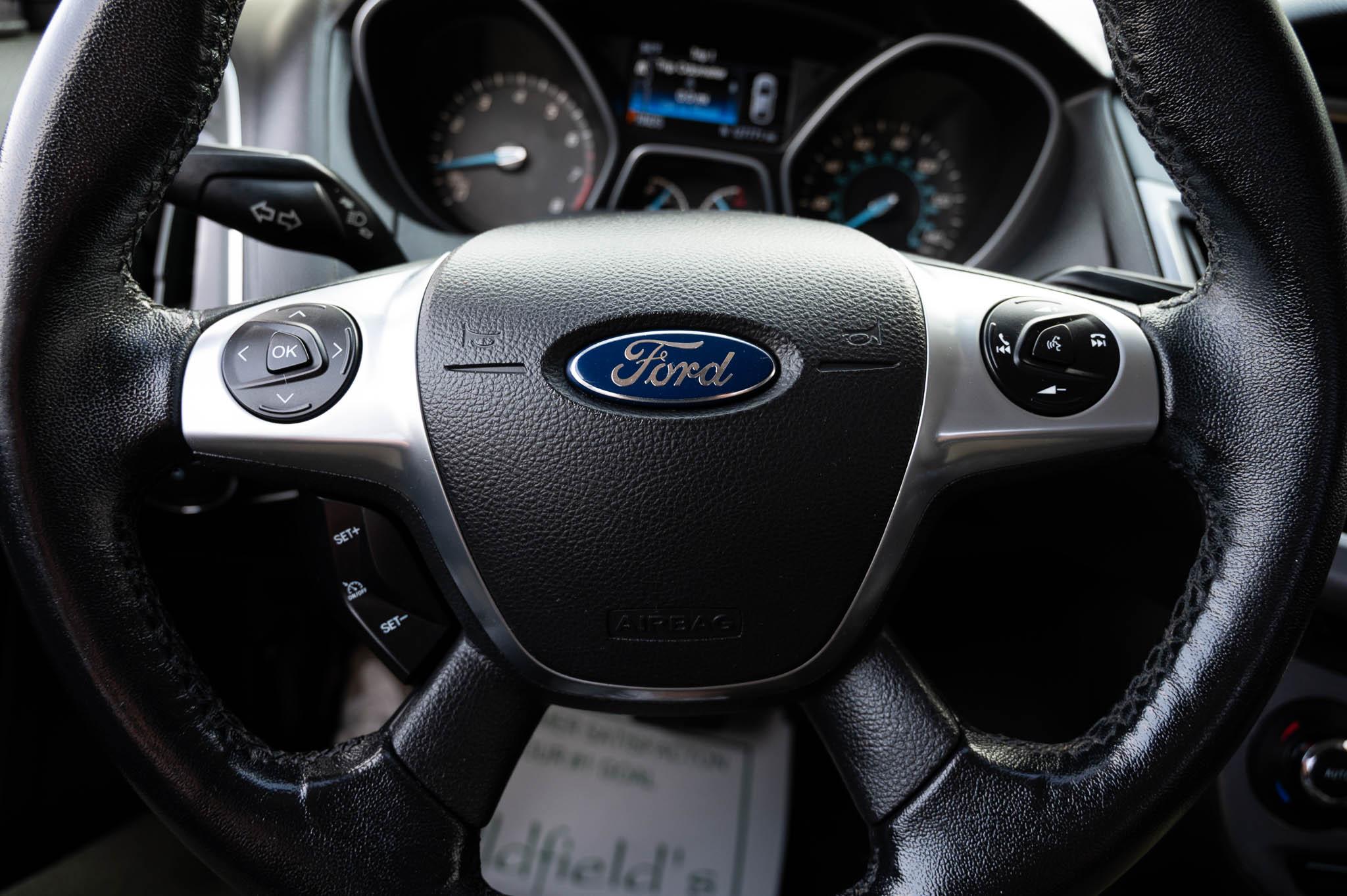 Ford Focus Titanium Sedan 2014