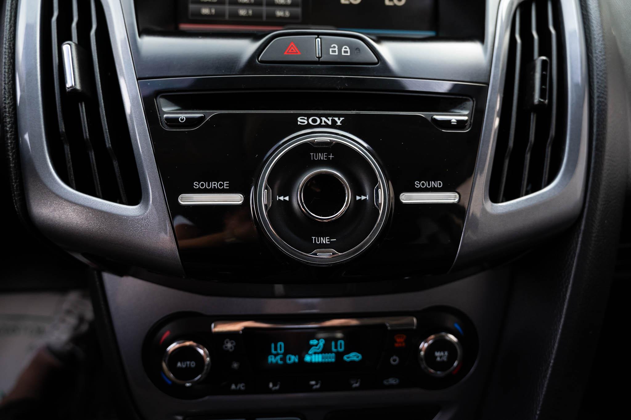 Ford Focus Titanium Sedan 2014