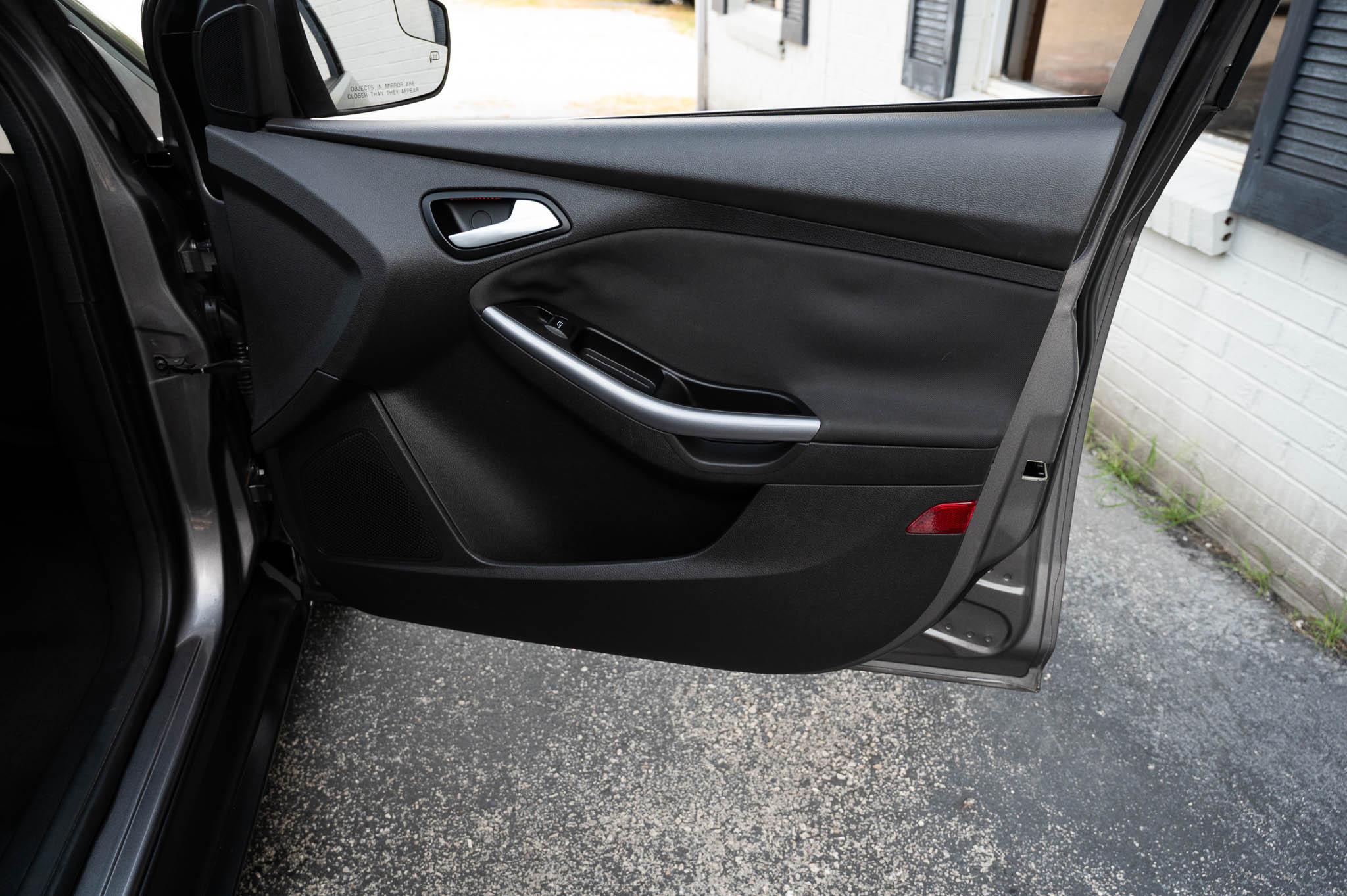 Ford Focus Titanium Sedan 2014