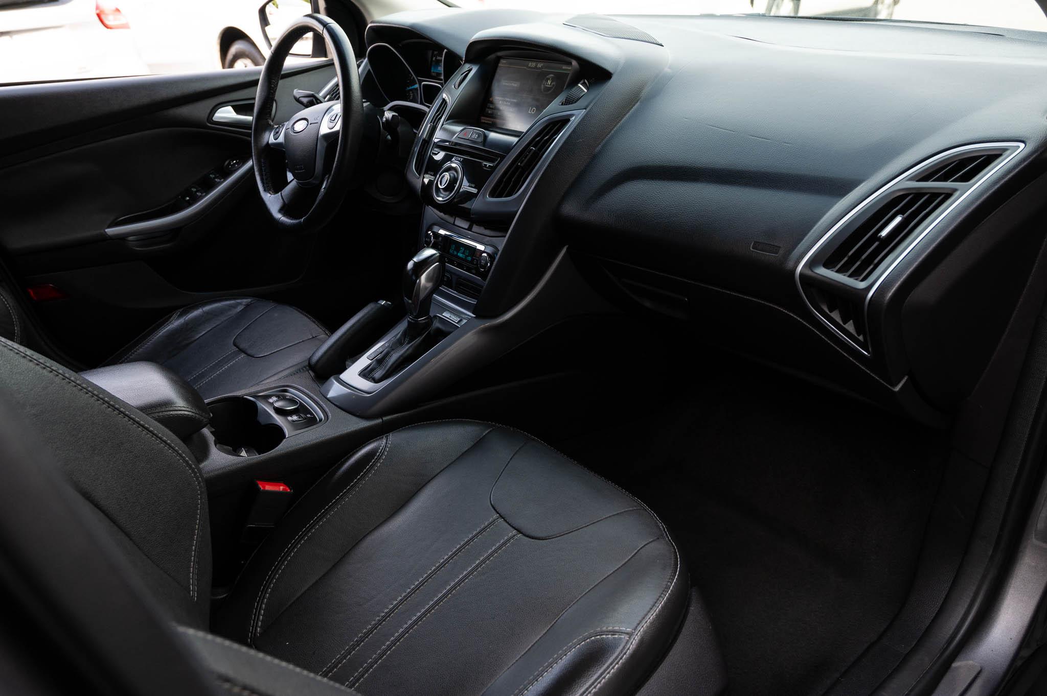 Ford Focus Titanium Sedan 2014