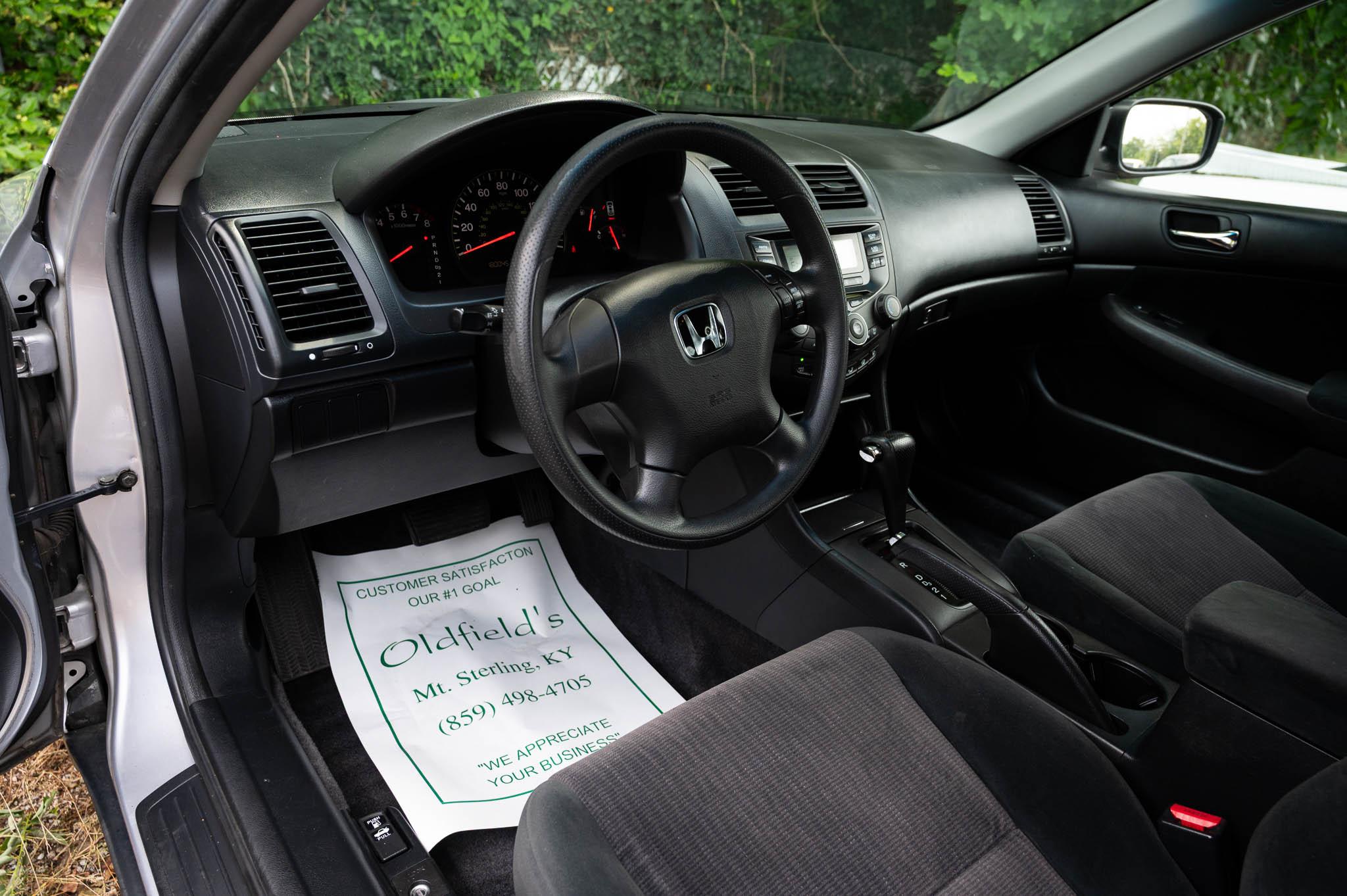 Honda Accord LX sedan AT 2005