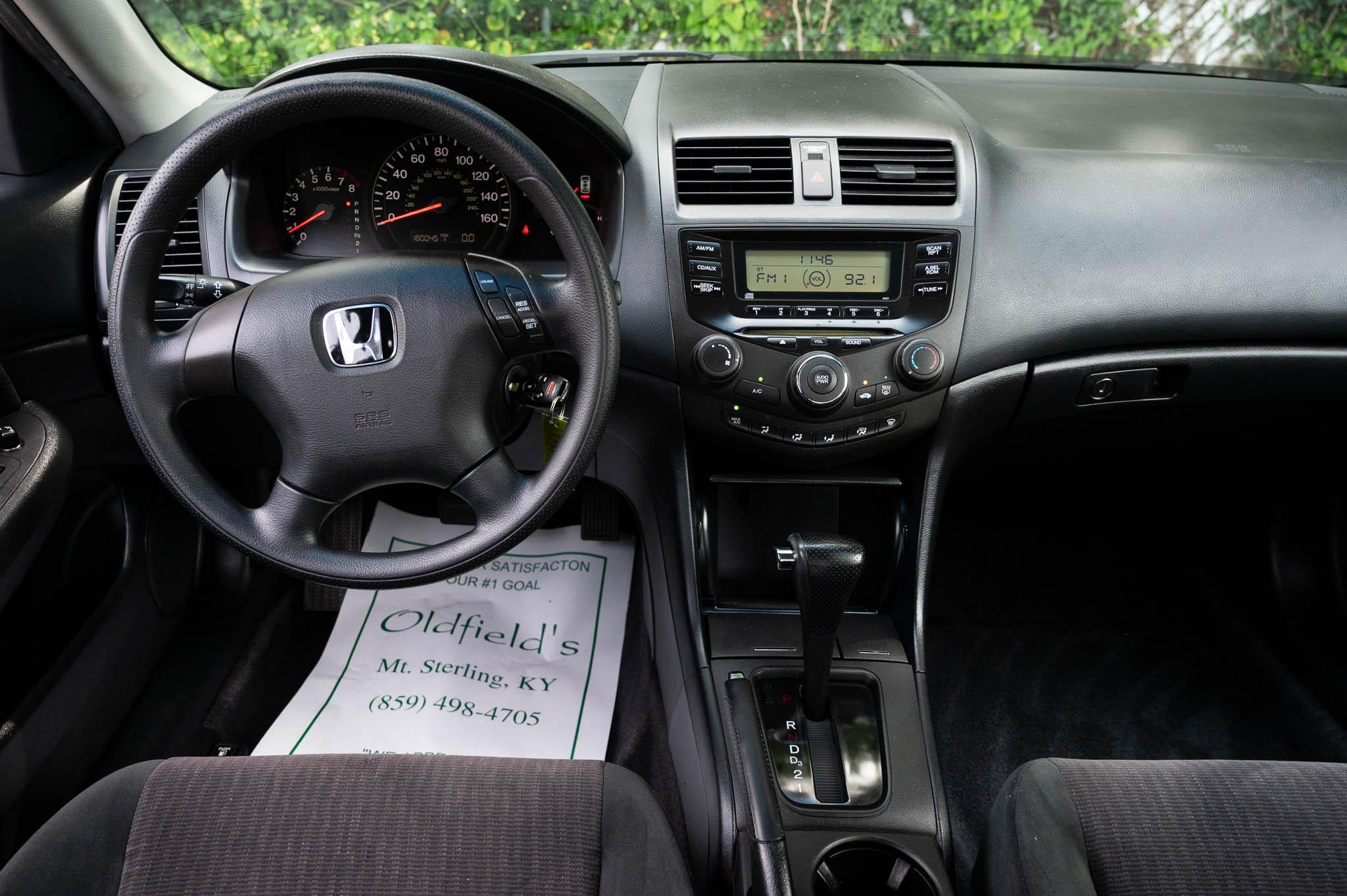 Honda Accord LX sedan AT 2005