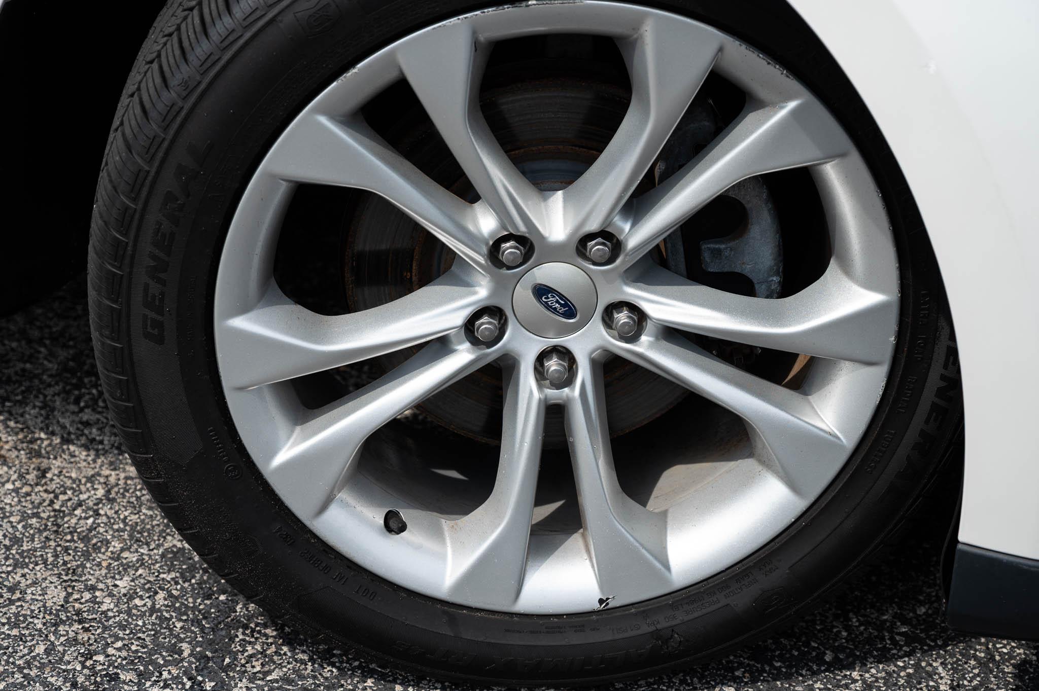 Ford Taurus SEL FWD 2013