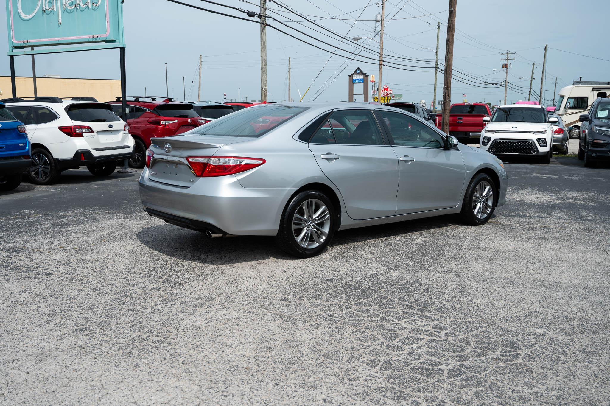 Toyota Camry SE 2017
