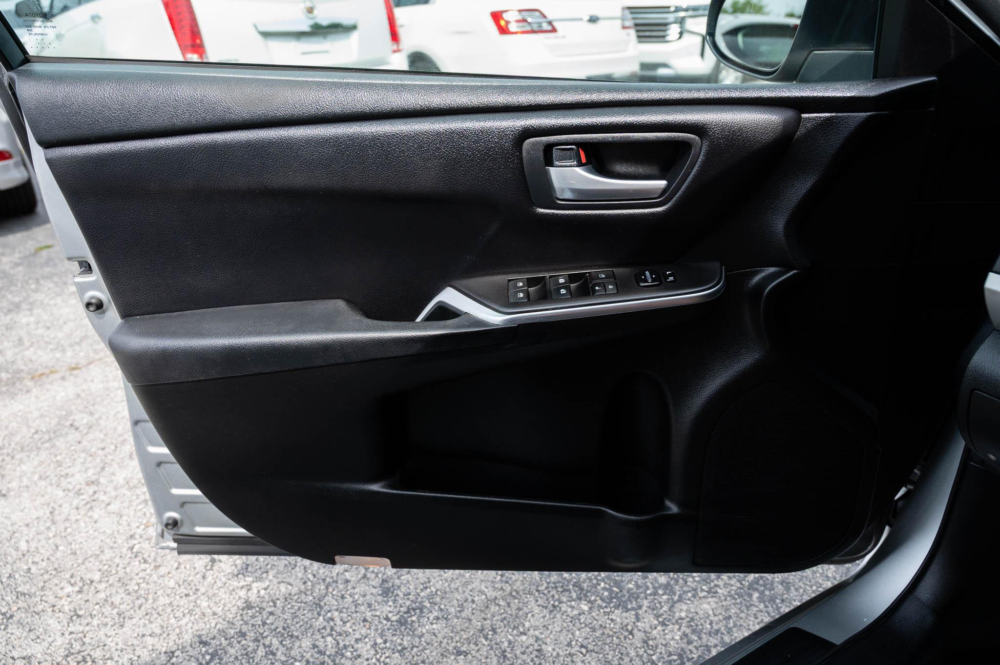 Toyota Camry SE 2017