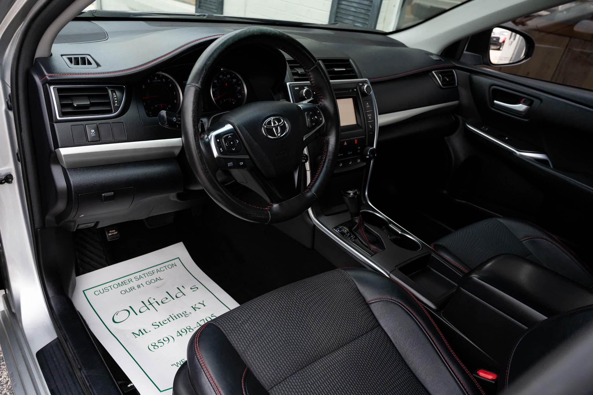 Toyota Camry SE 2017