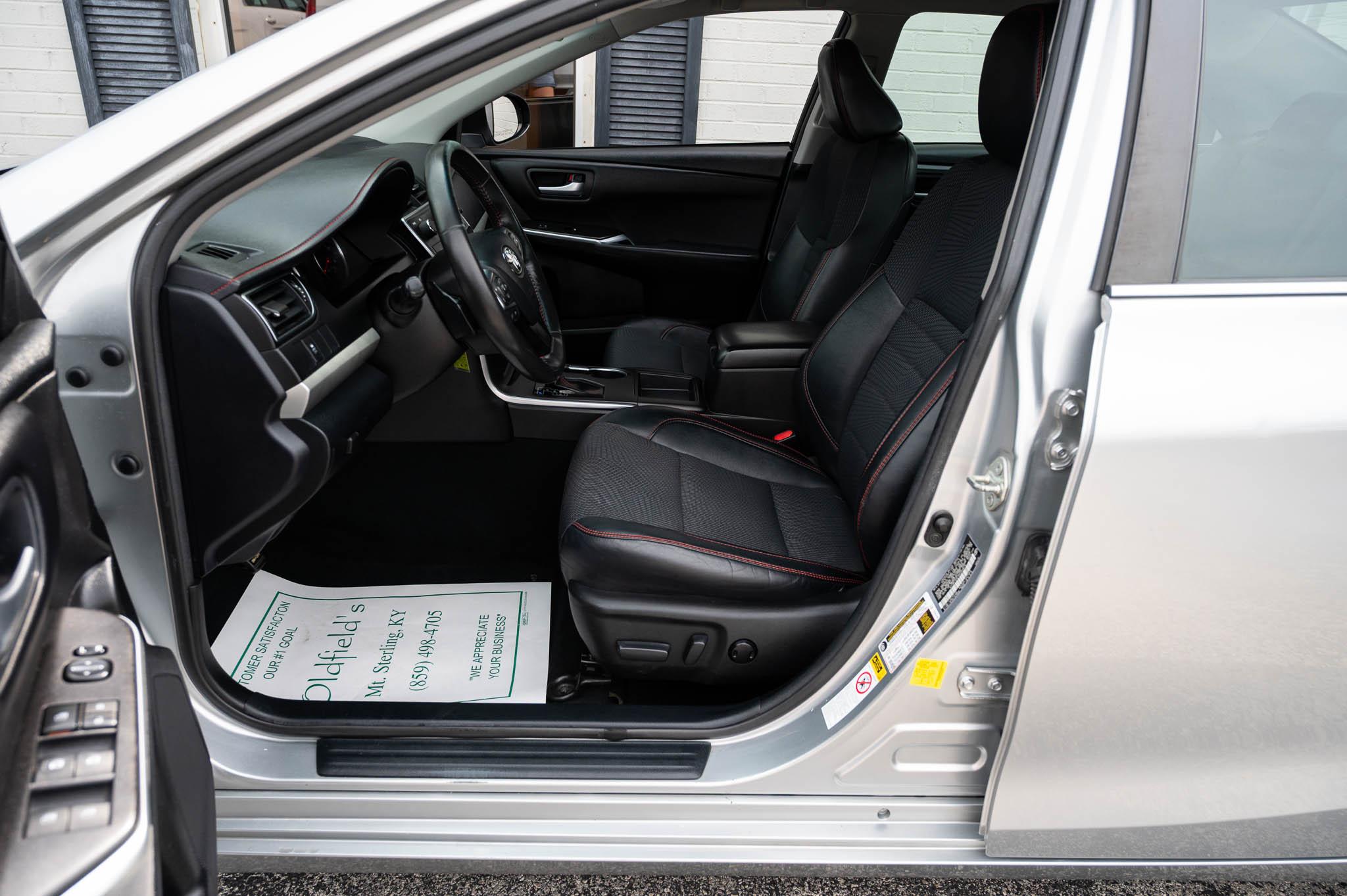 Toyota Camry SE 2017