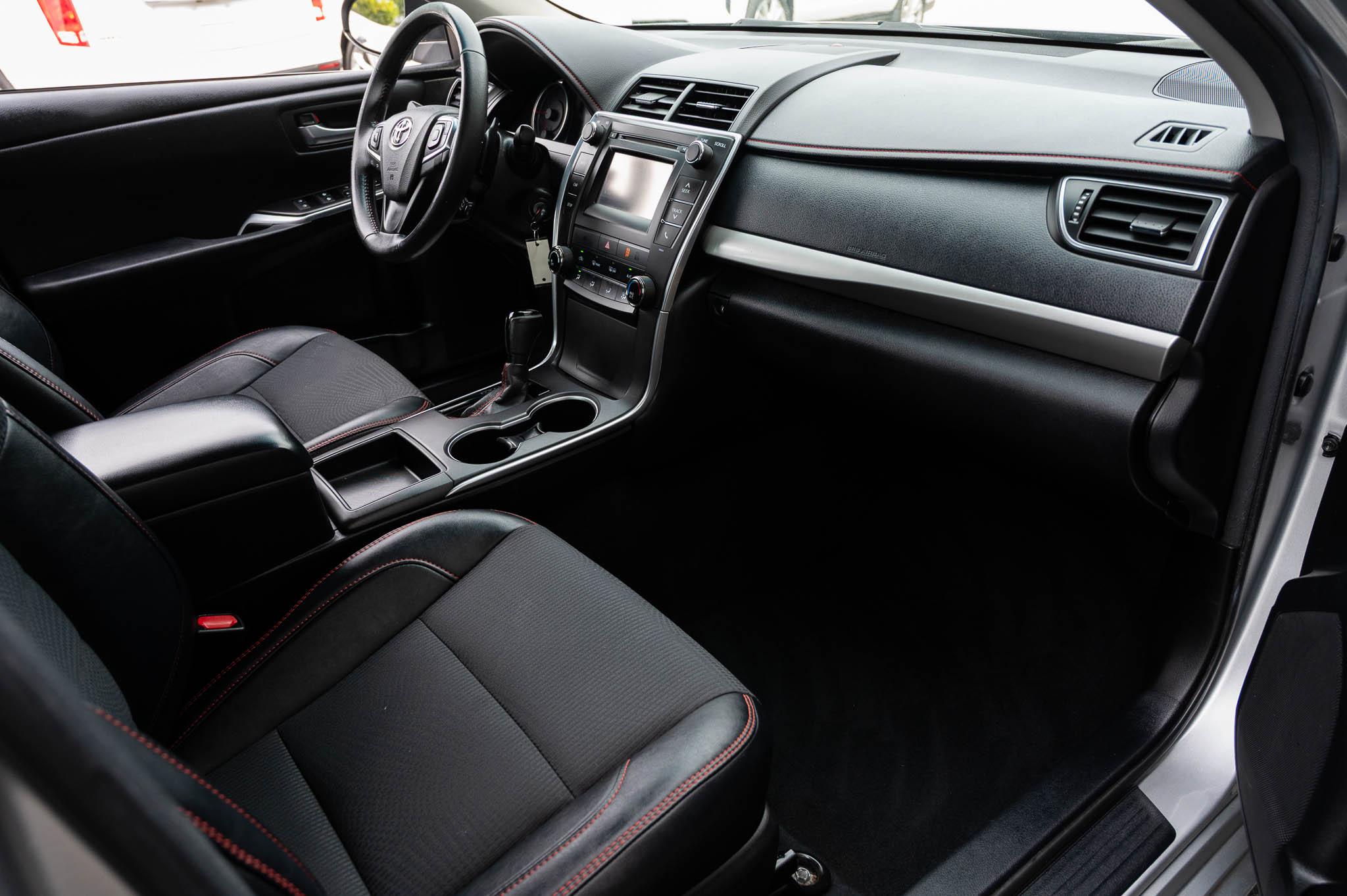 Toyota Camry SE 2017