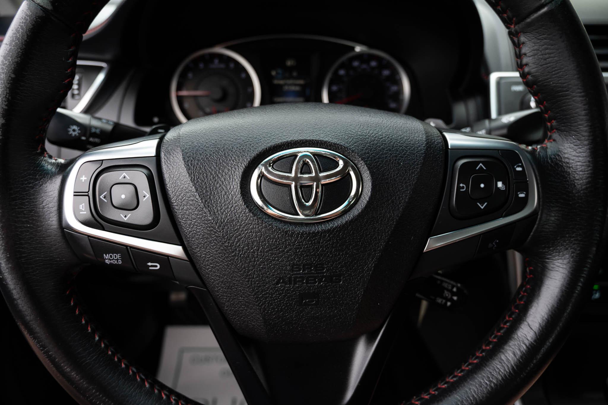 Toyota Camry SE 2017