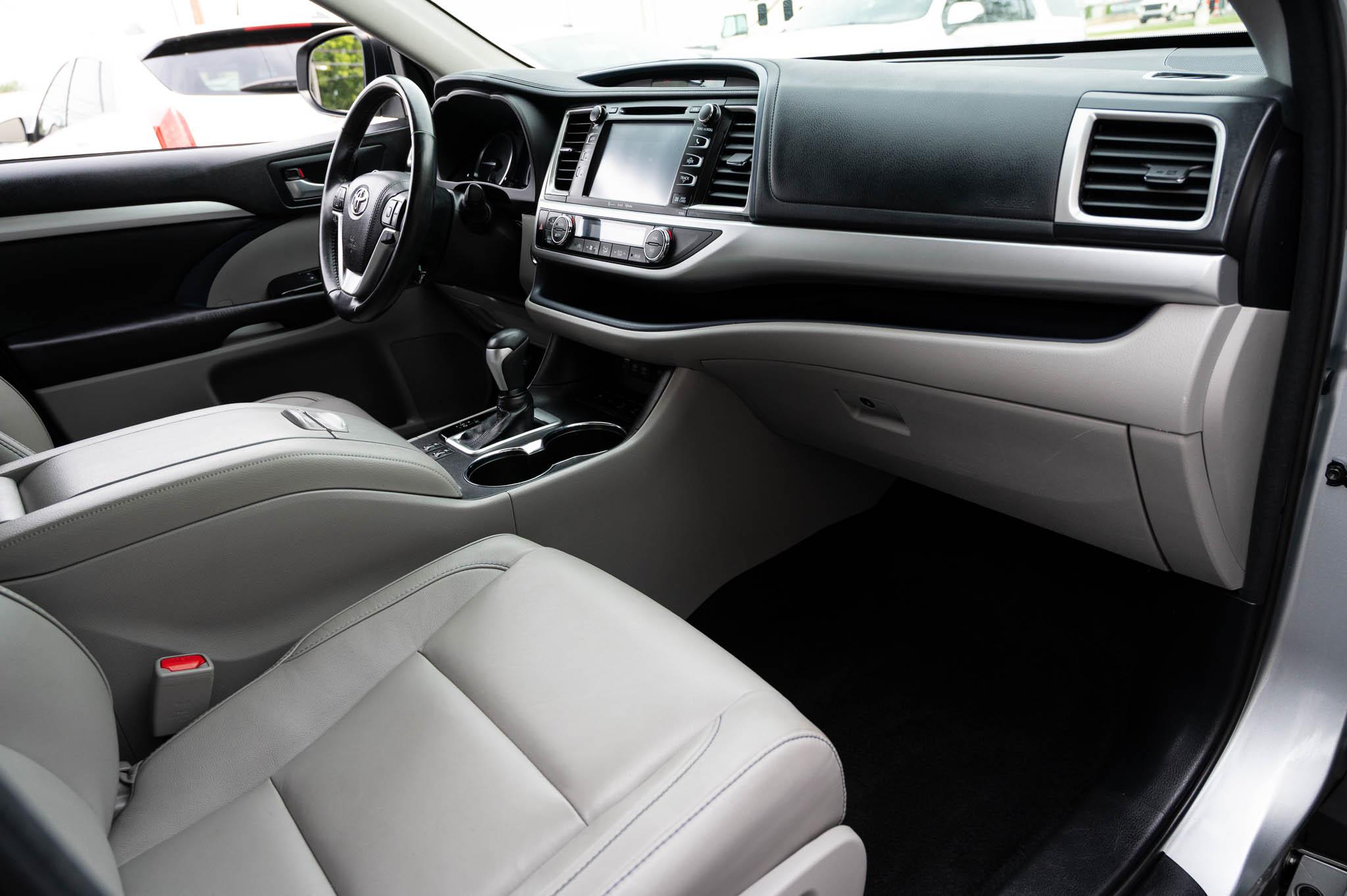 Toyota Highlander SE AWD V6 2018