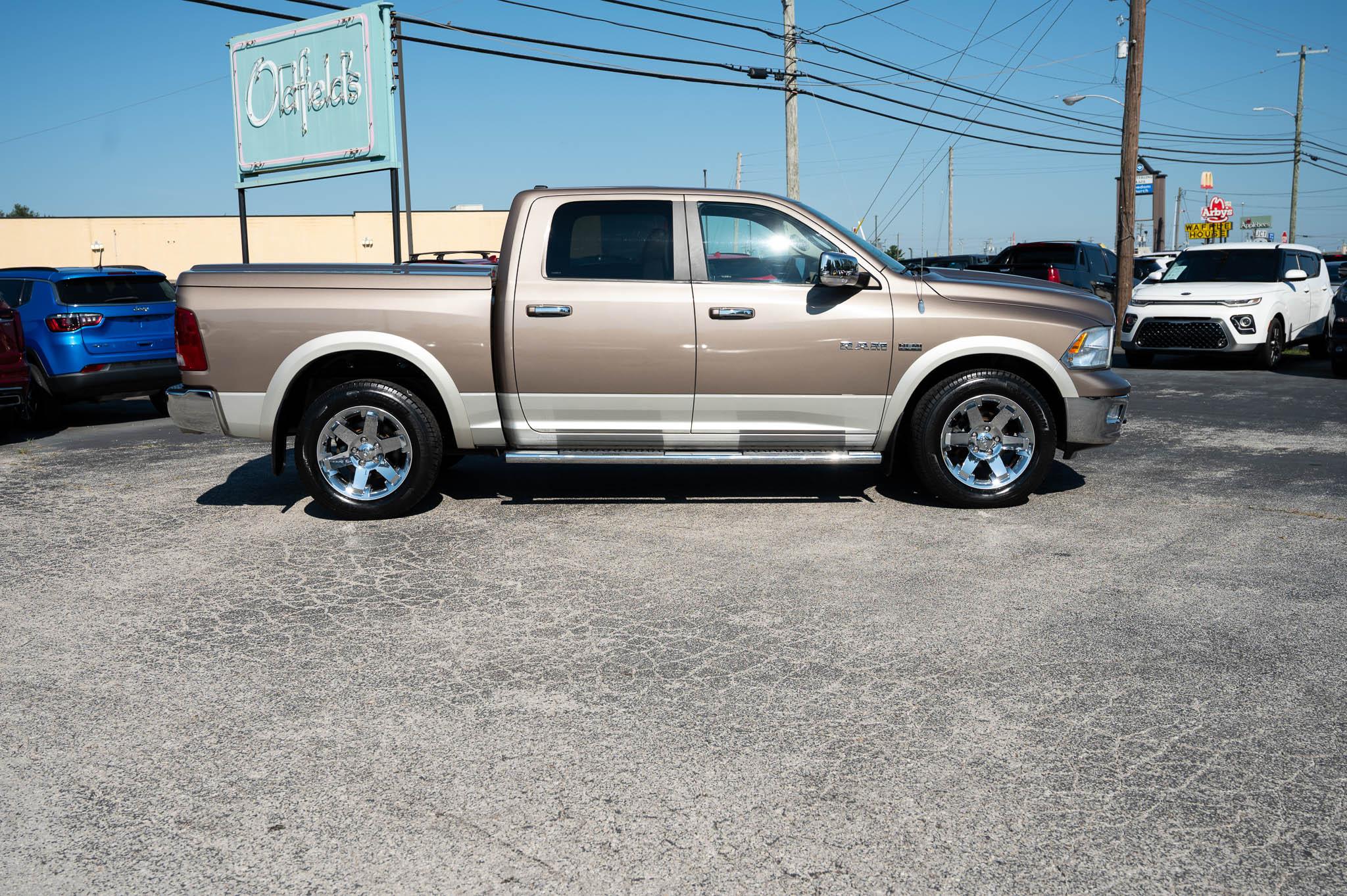 RAM 1500 4WD Crew Cab 149" Laramie 2010