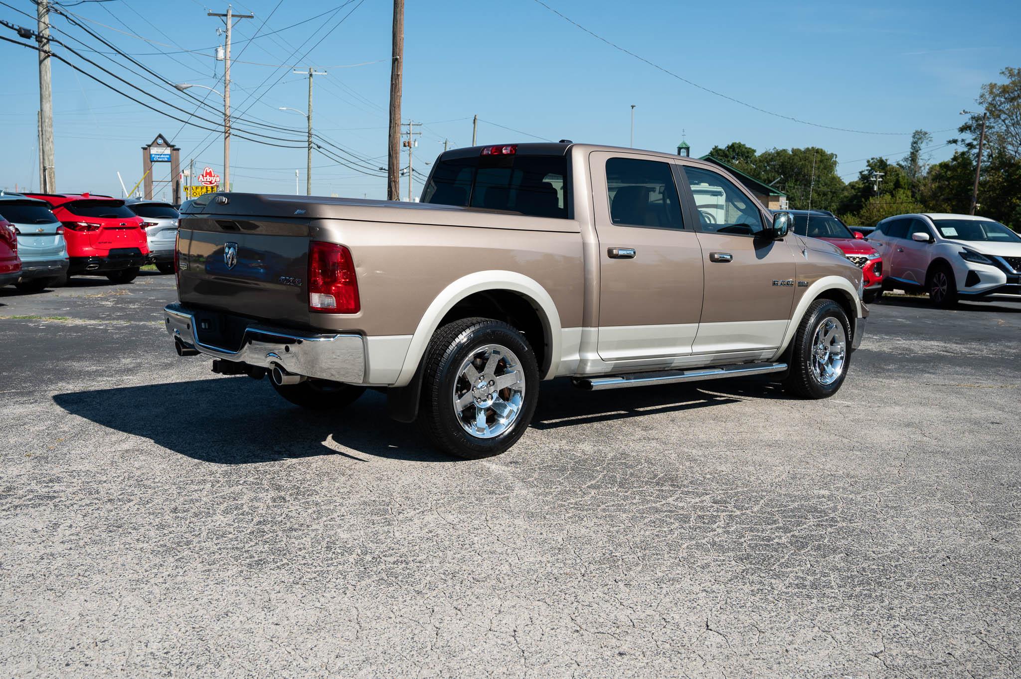 RAM 1500 4WD Crew Cab 149" Laramie 2010