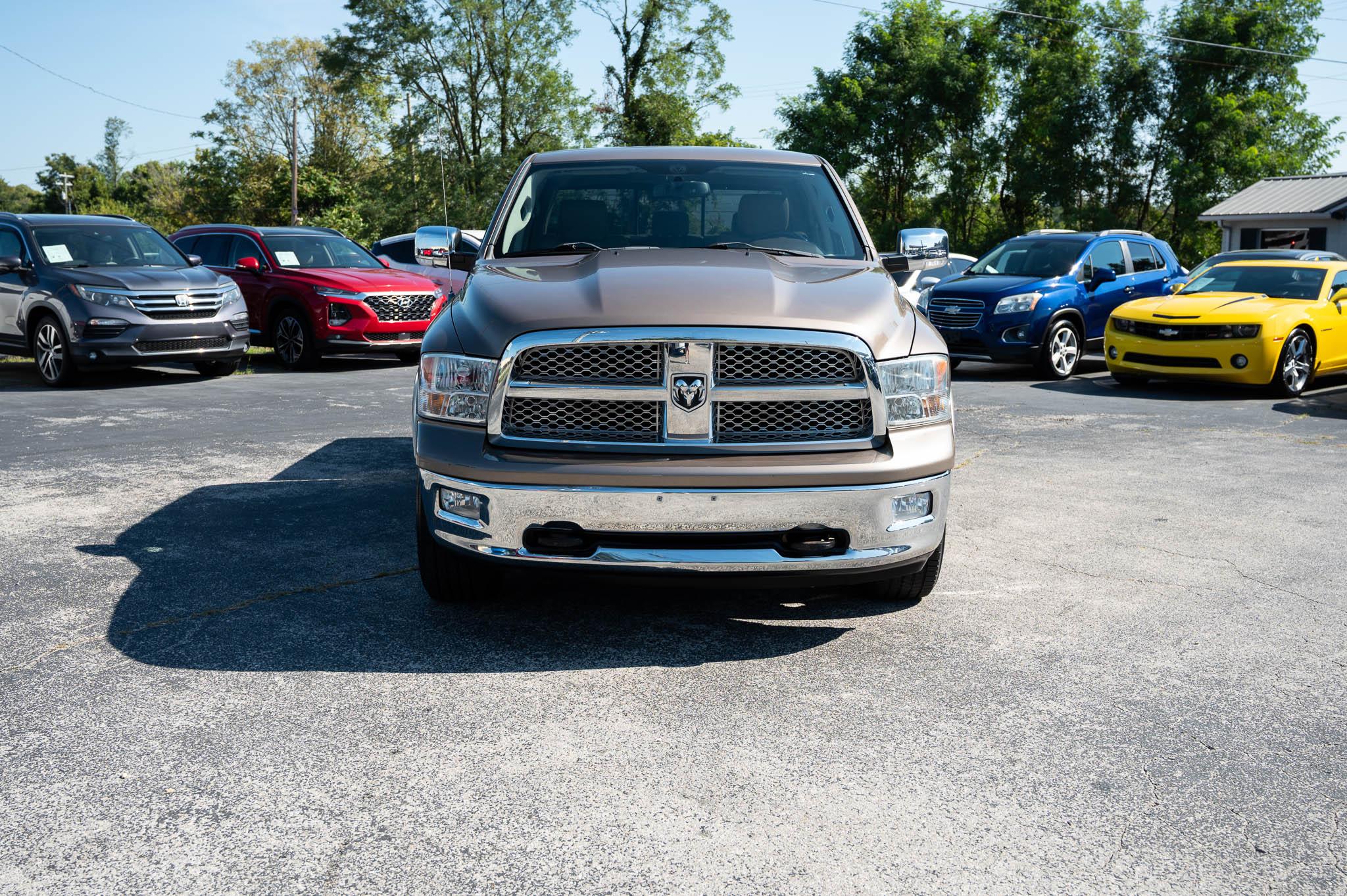 RAM 1500 4WD Crew Cab 149" Laramie 2010
