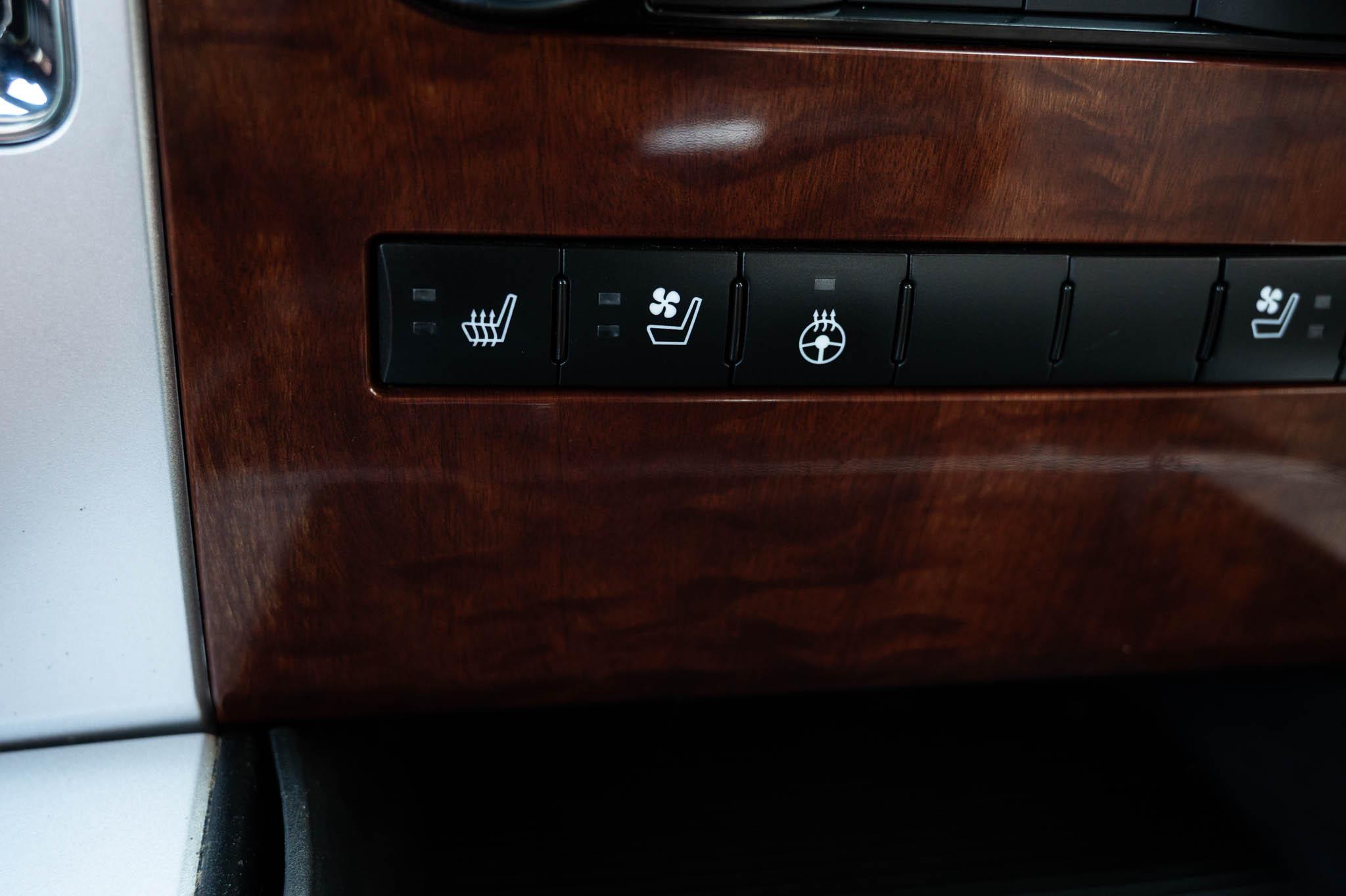 RAM 1500 4WD Crew Cab 149" Laramie 2010