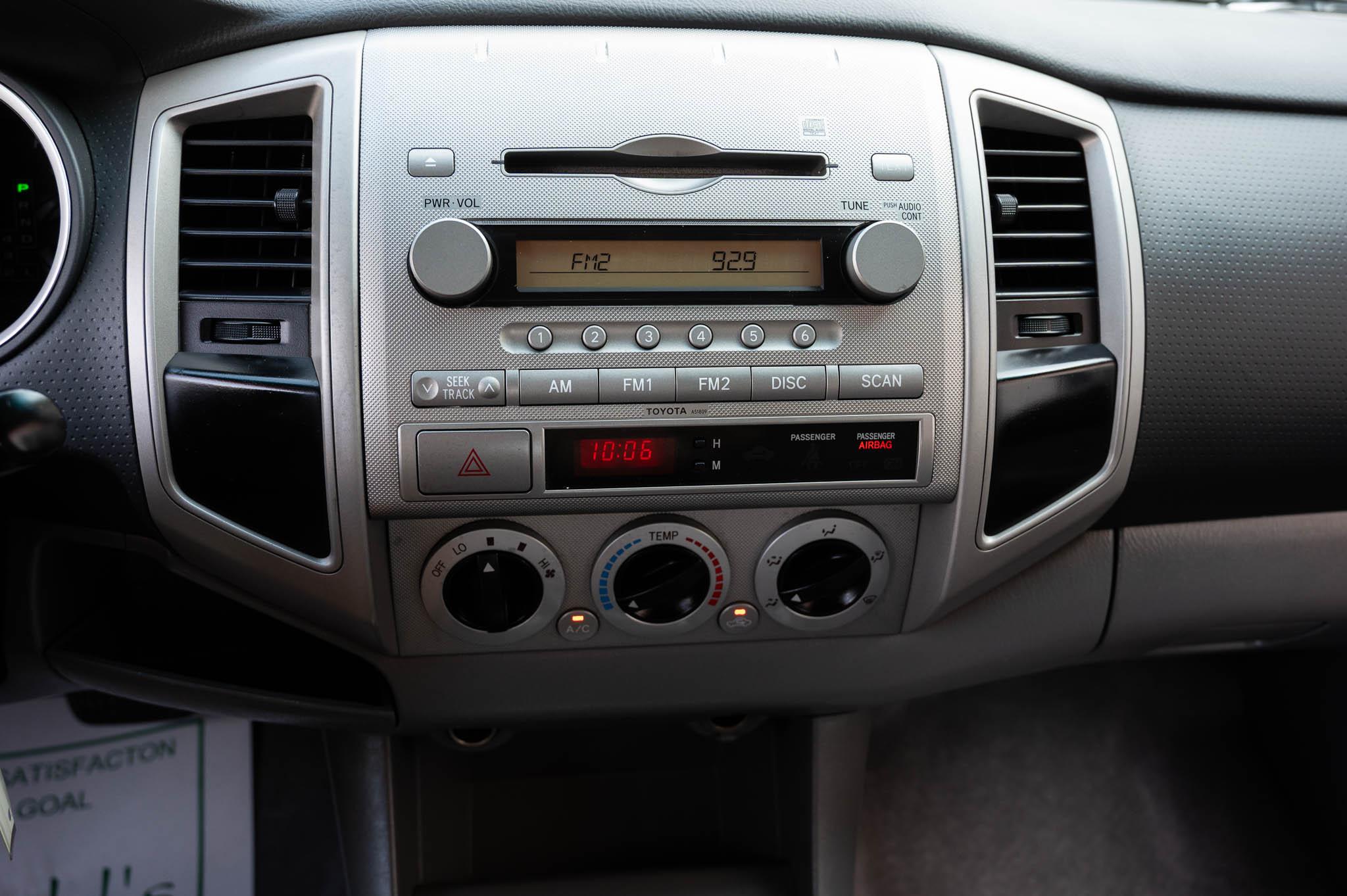 Toyota Tacoma PreRunner Double Cab V6 Automatic 2WD 2005