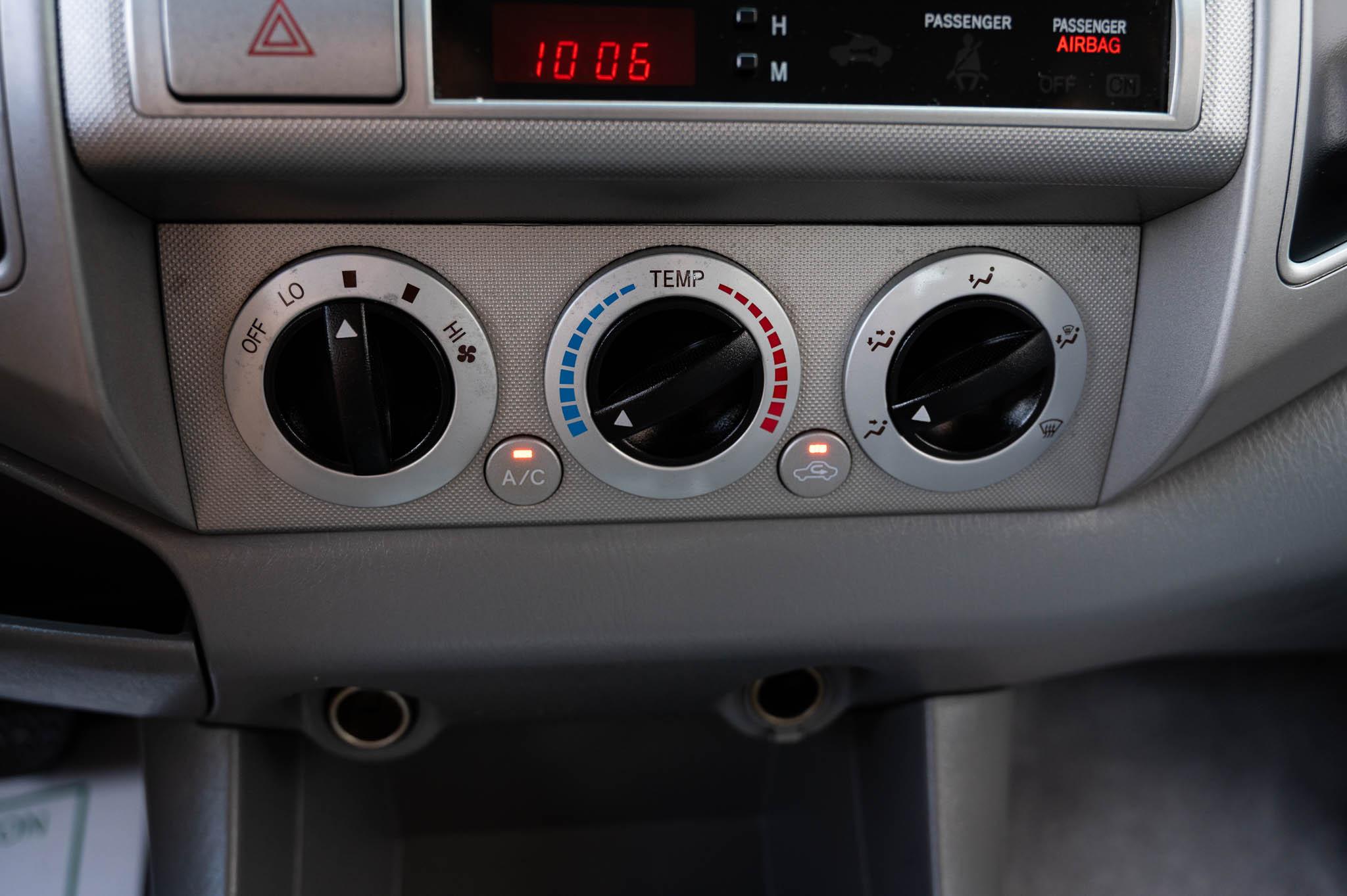 Toyota Tacoma PreRunner Double Cab V6 Automatic 2WD 2005