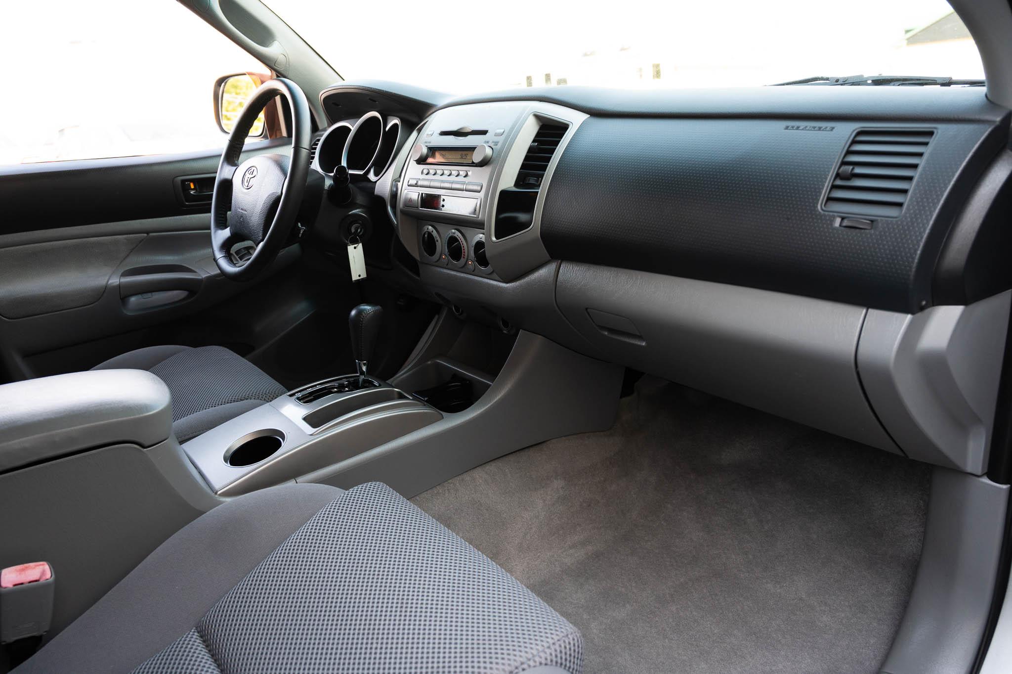 Toyota Tacoma PreRunner Double Cab V6 Automatic 2WD 2005