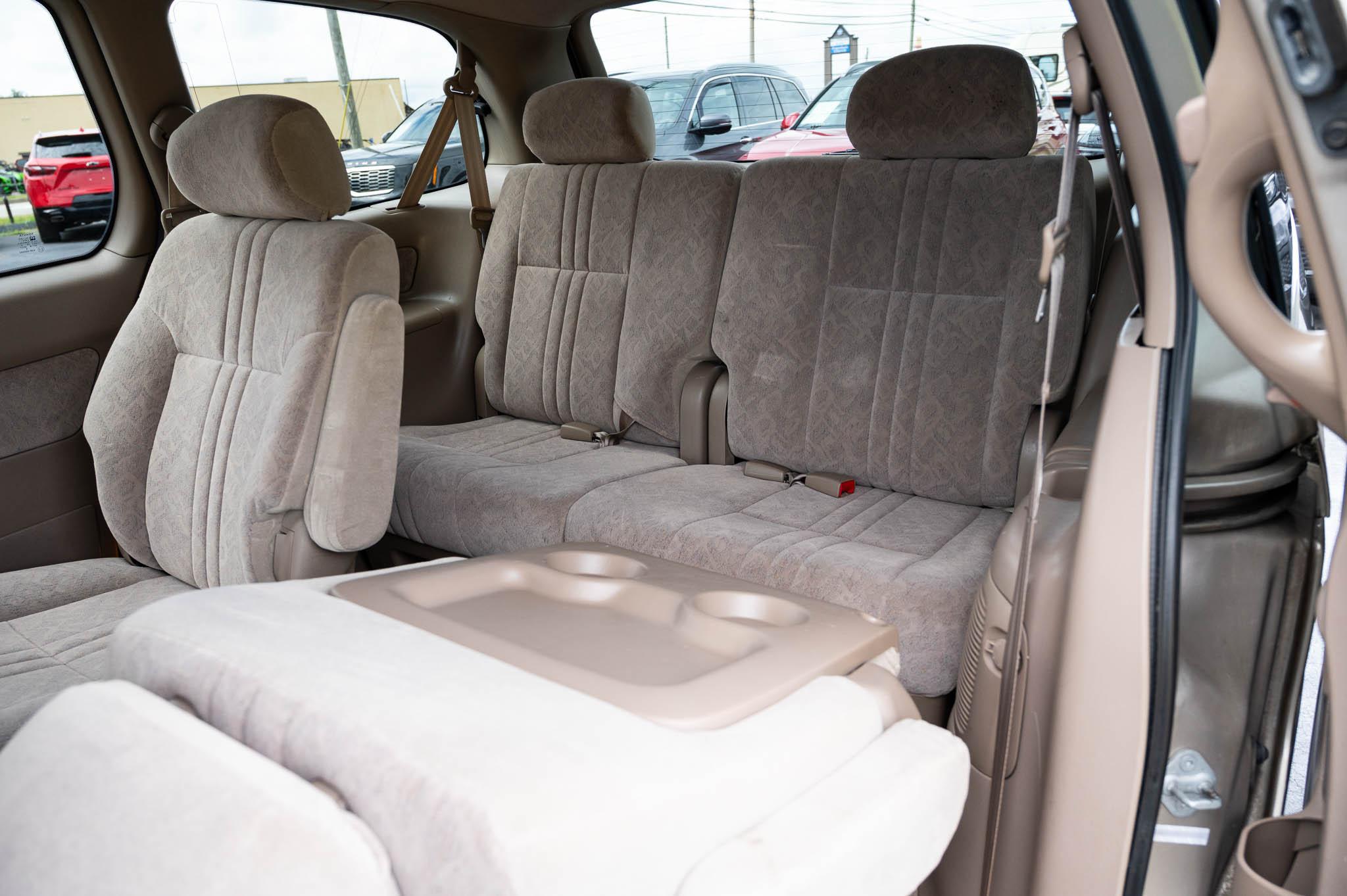 Toyota Sienna LE 4-Door 2000
