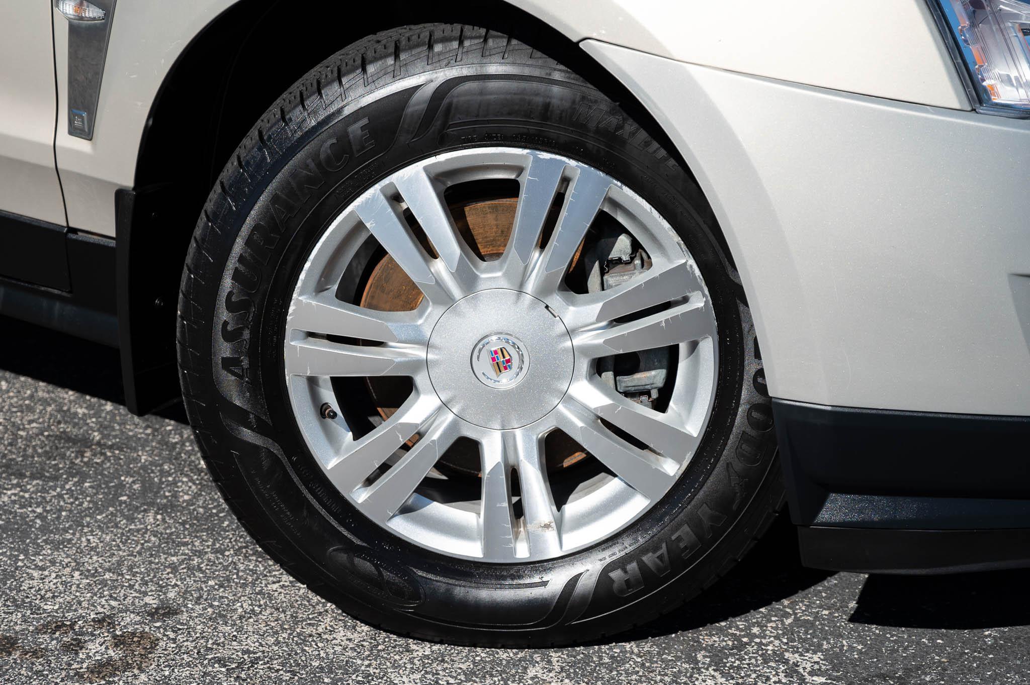 Cadillac SRX Luxury 2012