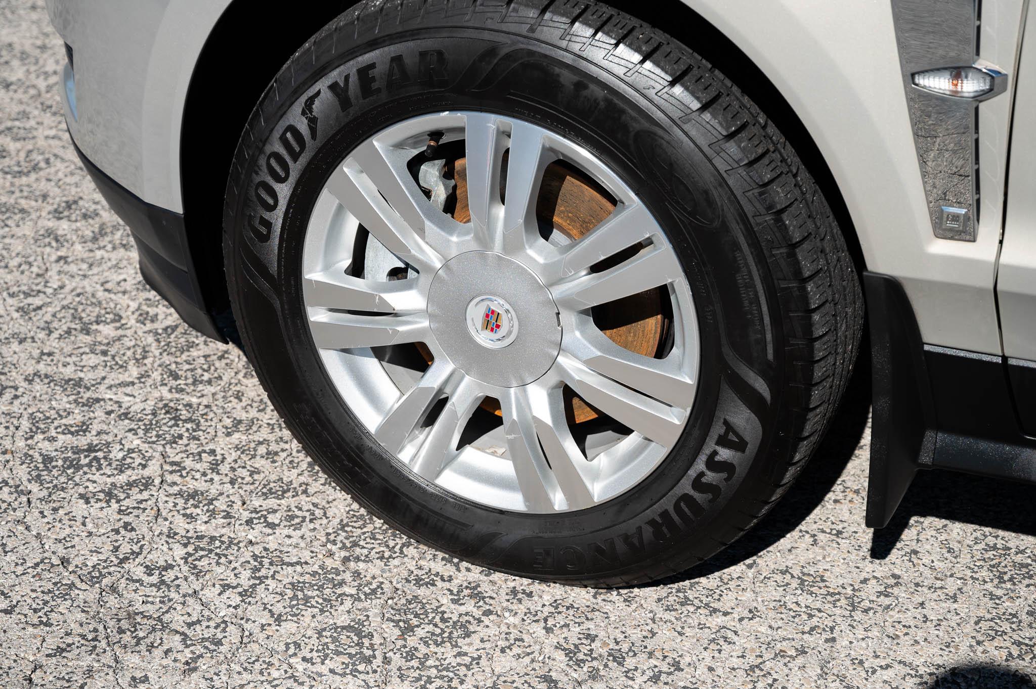 Cadillac SRX Luxury 2012