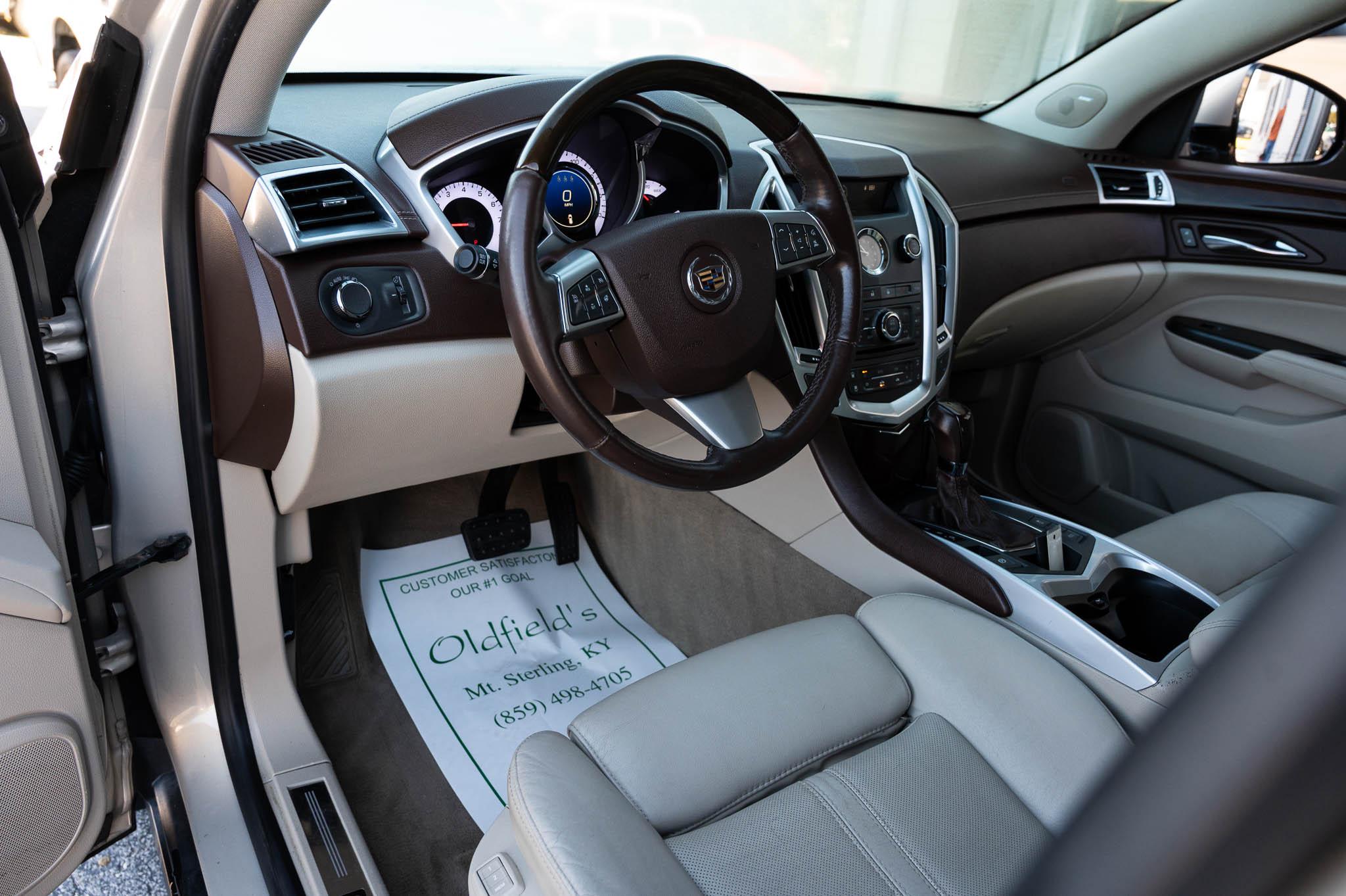 Cadillac SRX Luxury 2012