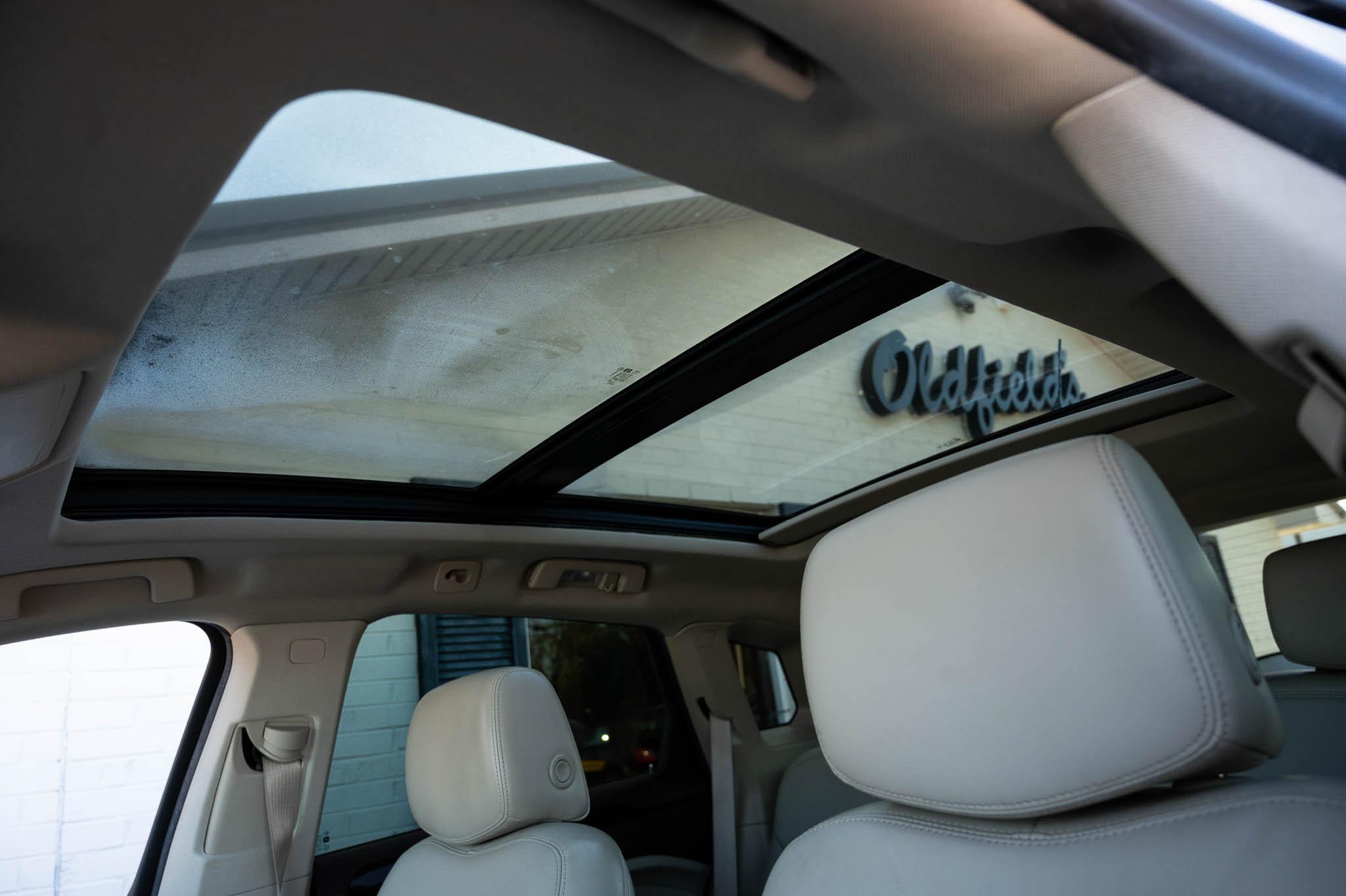 Cadillac SRX Luxury 2012