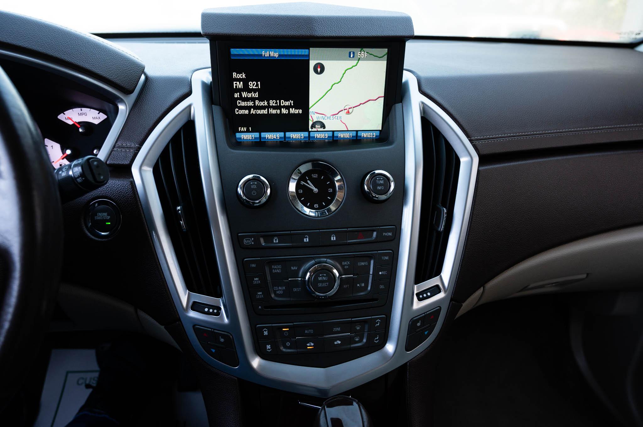 Cadillac SRX Luxury 2012