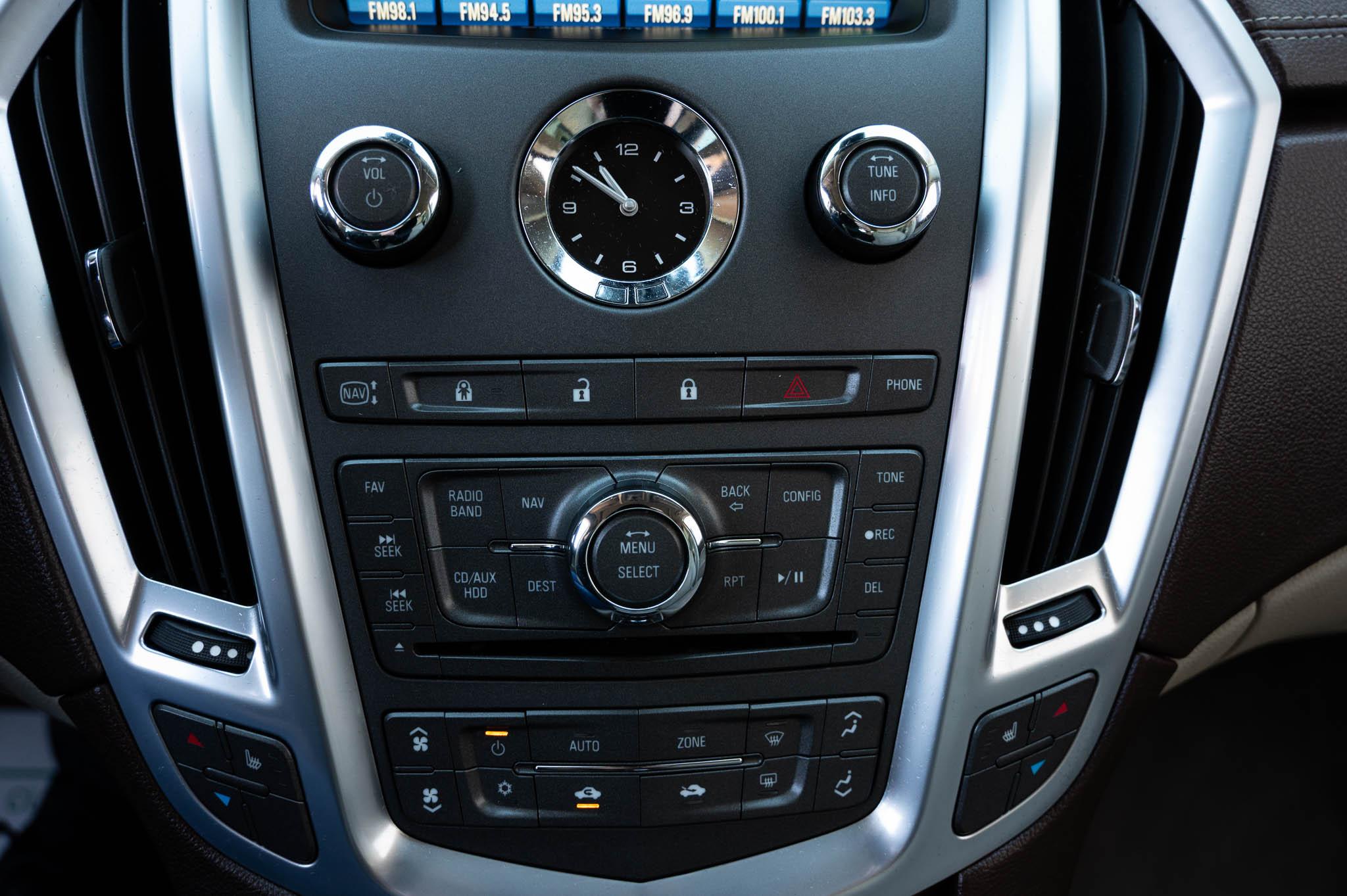 Cadillac SRX Luxury 2012
