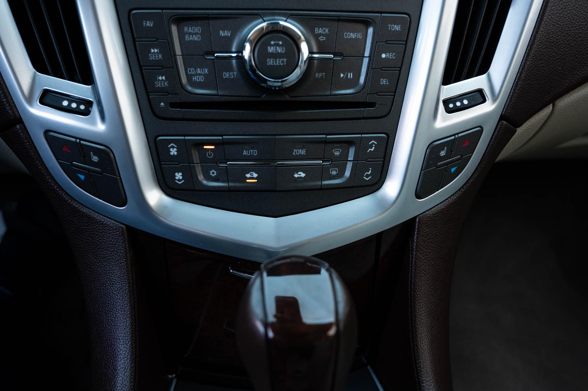 Cadillac SRX Luxury 2012