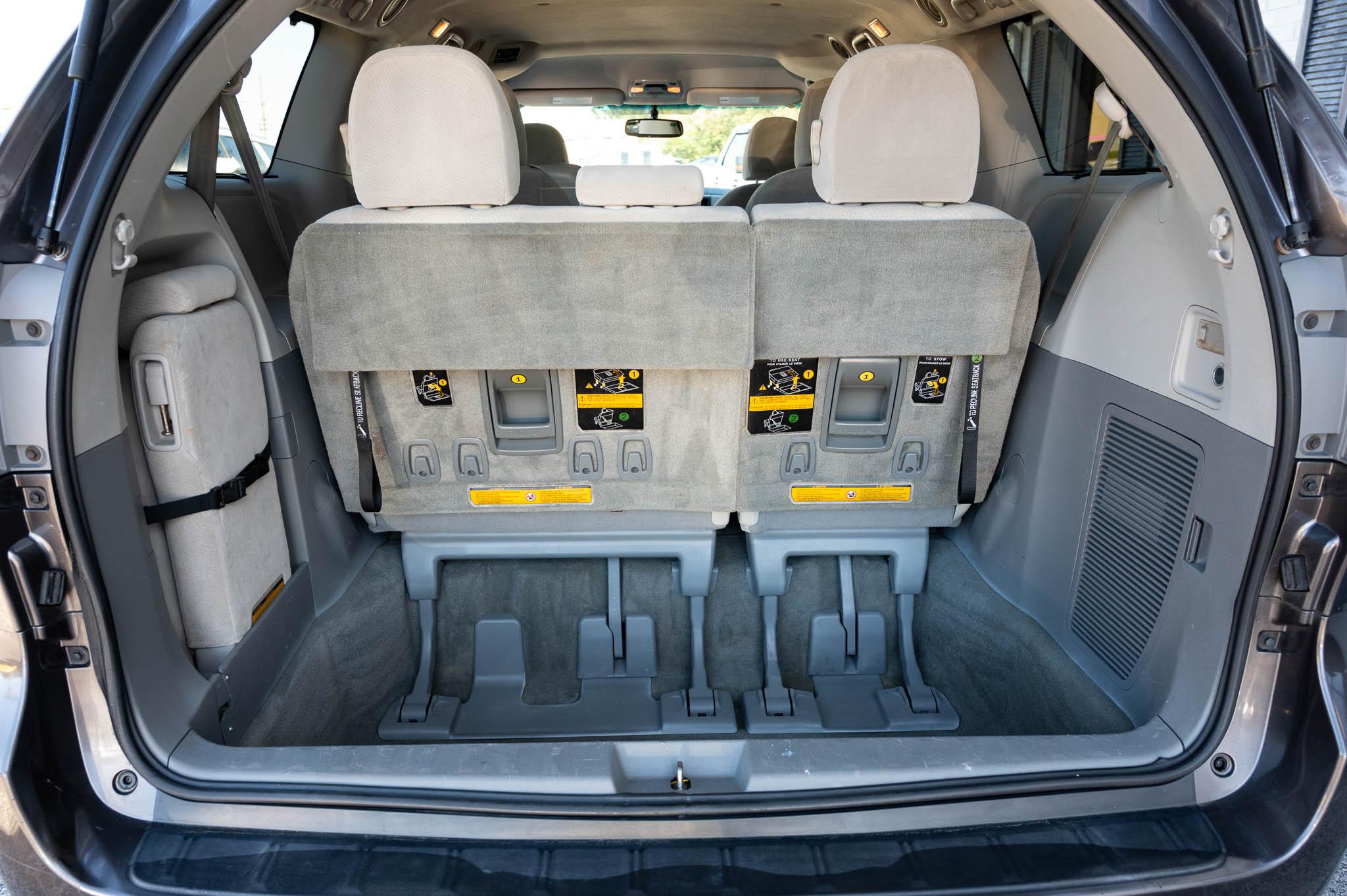 Toyota Sienna LE FWD 8-Passenger V6 2013