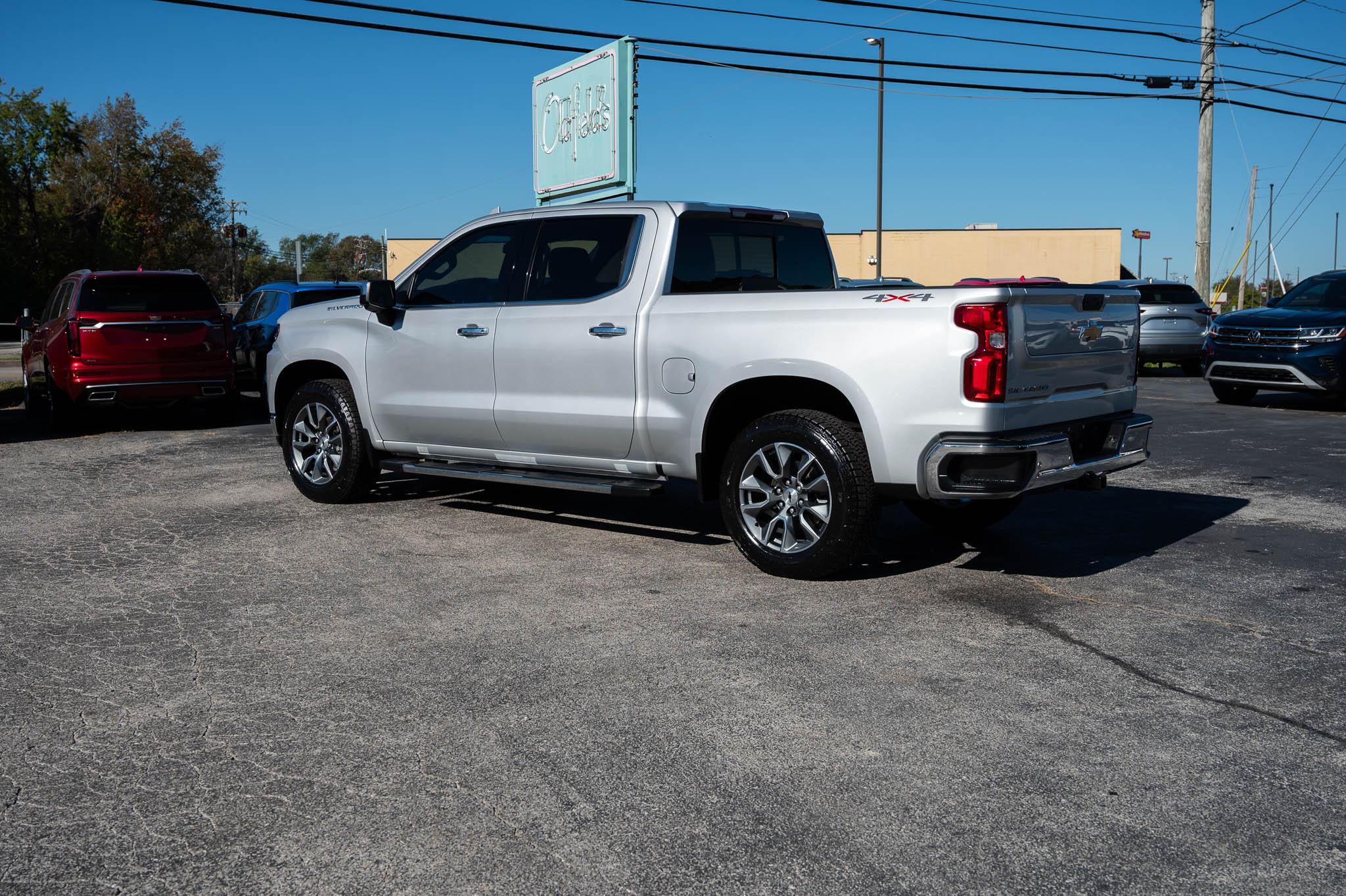 Chevrolet Silverado 1500 LTZ Crew Cab 4WD 2021