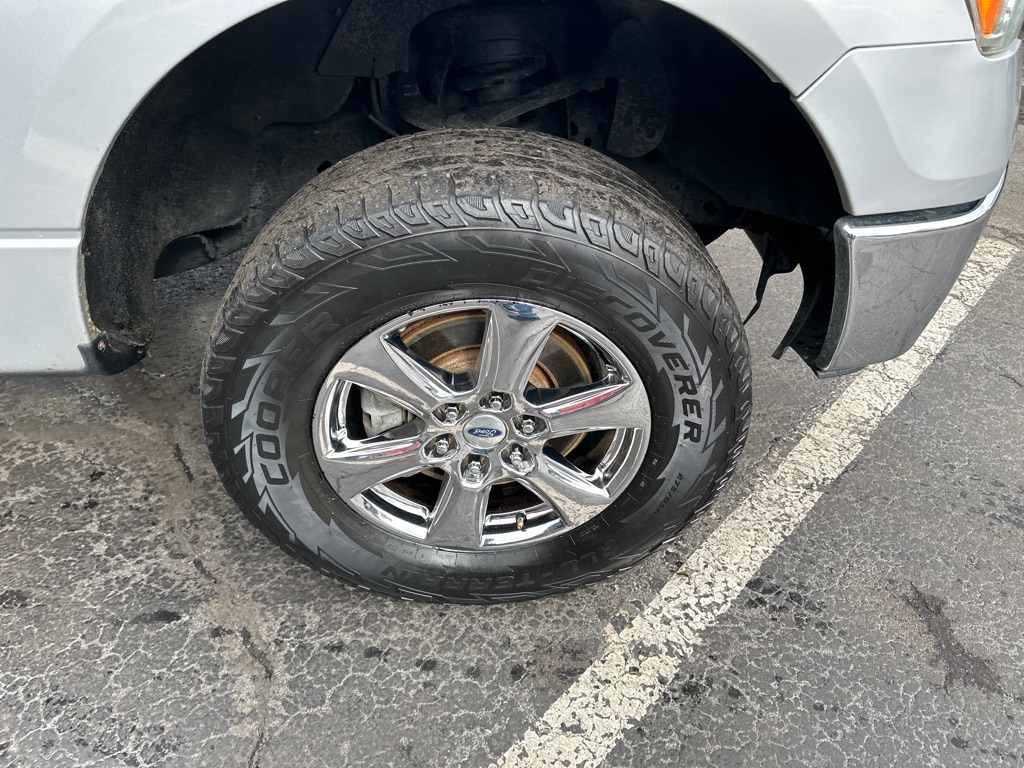 Ford F-150 4WD SuperCrew 145" Platinum 2011