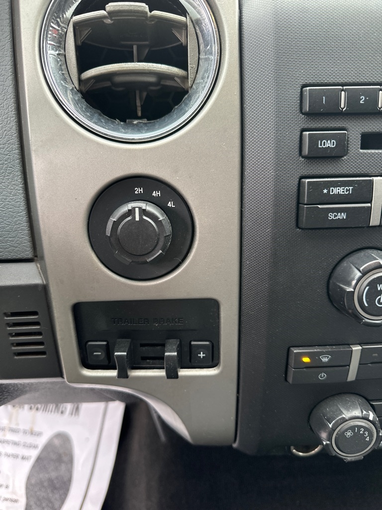 Ford F-150 4WD SuperCrew 145" Platinum 2011