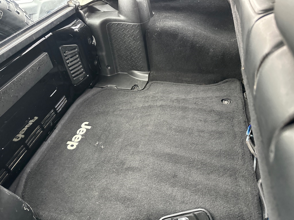 Jeep Wrangler Unlimited 4WD 4dr Freedom Edition *Ltd Avail* 2013