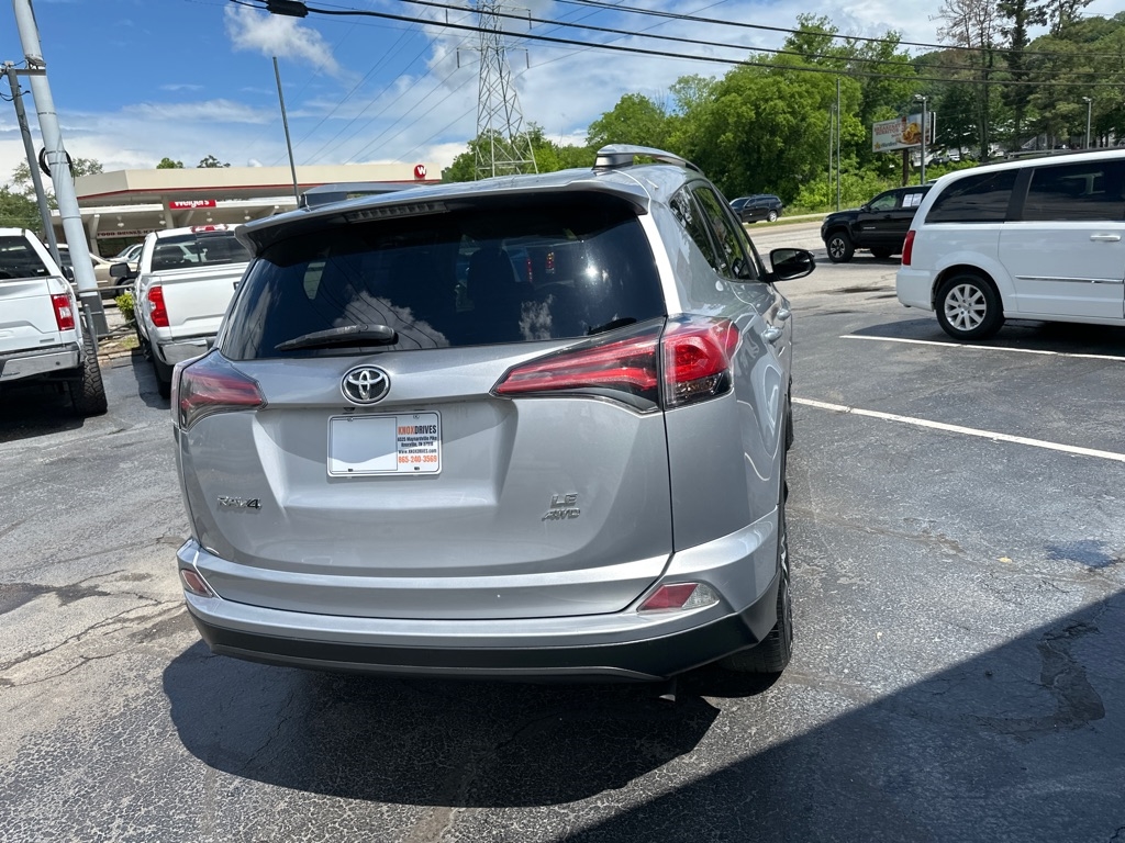 Toyota RAV4 LE AWD (Natl) 2017