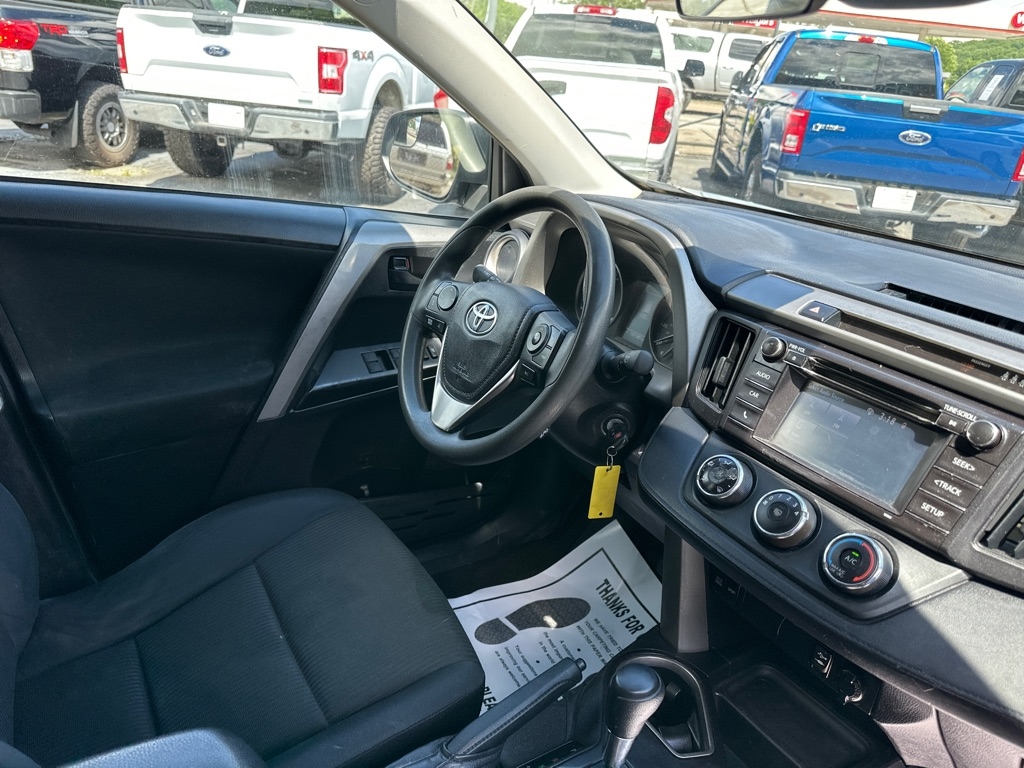 Toyota RAV4 LE AWD (Natl) 2017