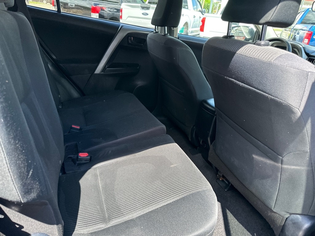 Toyota RAV4 LE AWD (Natl) 2017