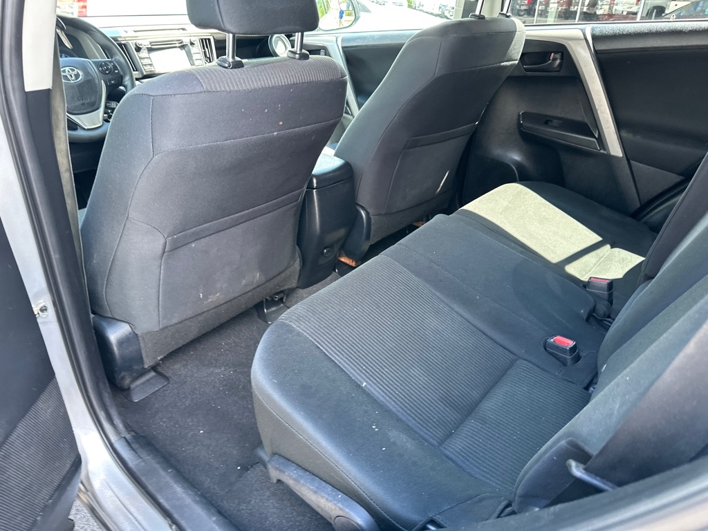 Toyota RAV4 LE AWD (Natl) 2017