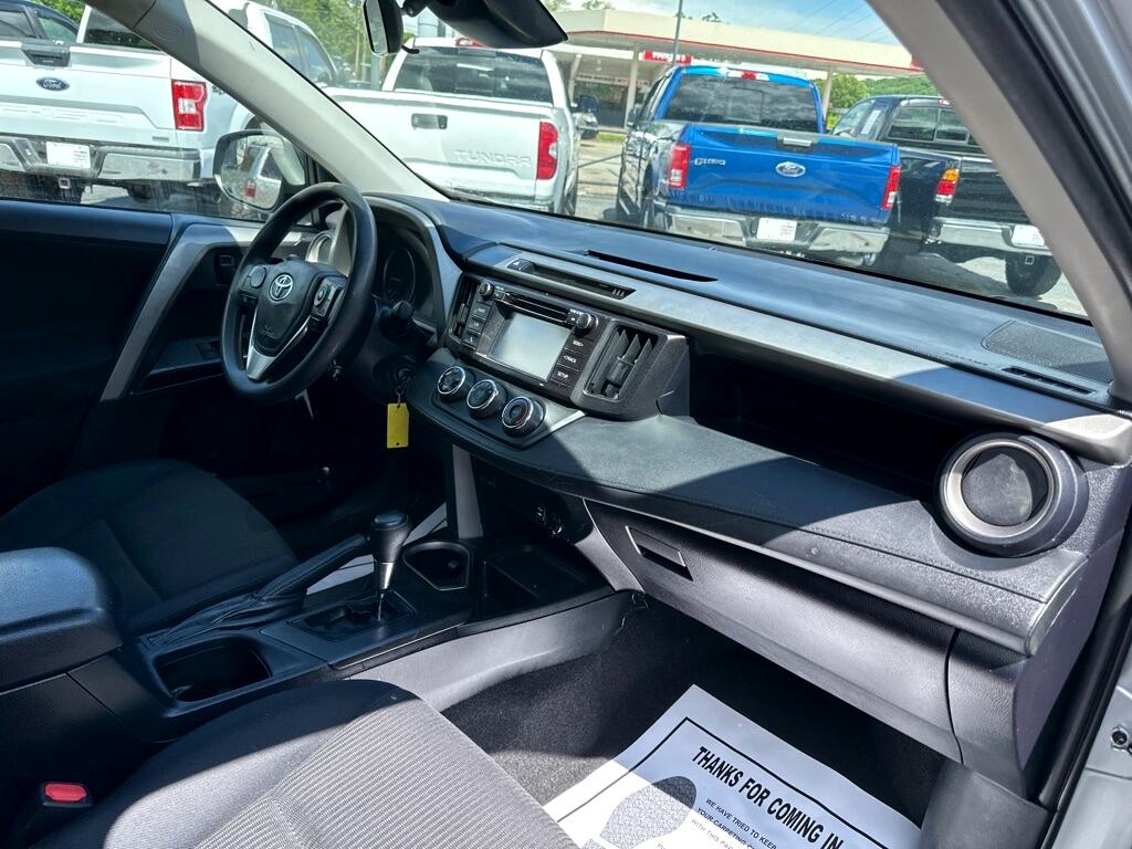 Toyota RAV4 LE AWD (Natl) 2017