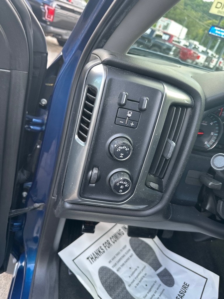 Chevrolet Silverado 1500 4WD Crew Cab 153.0" LT w/2LT 2017 Chevrolet Silverado 1500 4WD Crew Cab 153.0" LT w/2LT 2017