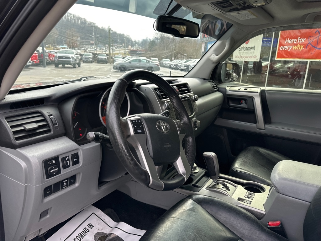 Toyota 4Runner 4WD 4dr V6 Limited (Natl) 2013