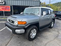 2010 Toyota FJ Cruiser  2010 Toyota FJ Cruiser