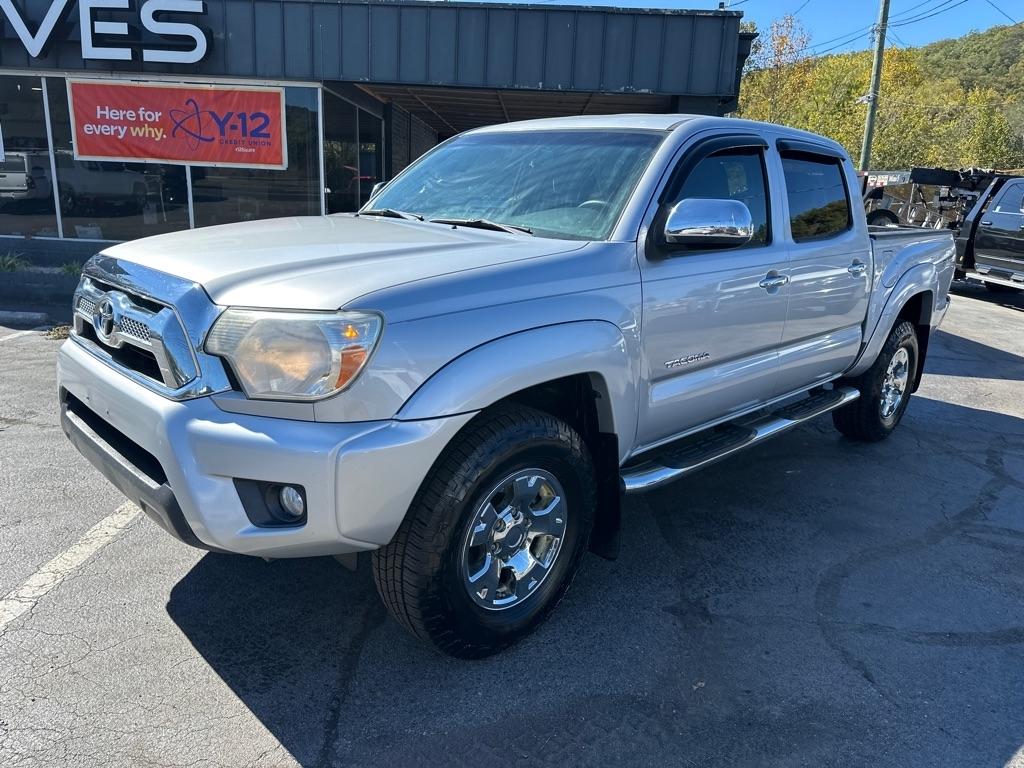 Toyota Tacoma 4WD Double Cab V6 MT (Natl) 2013