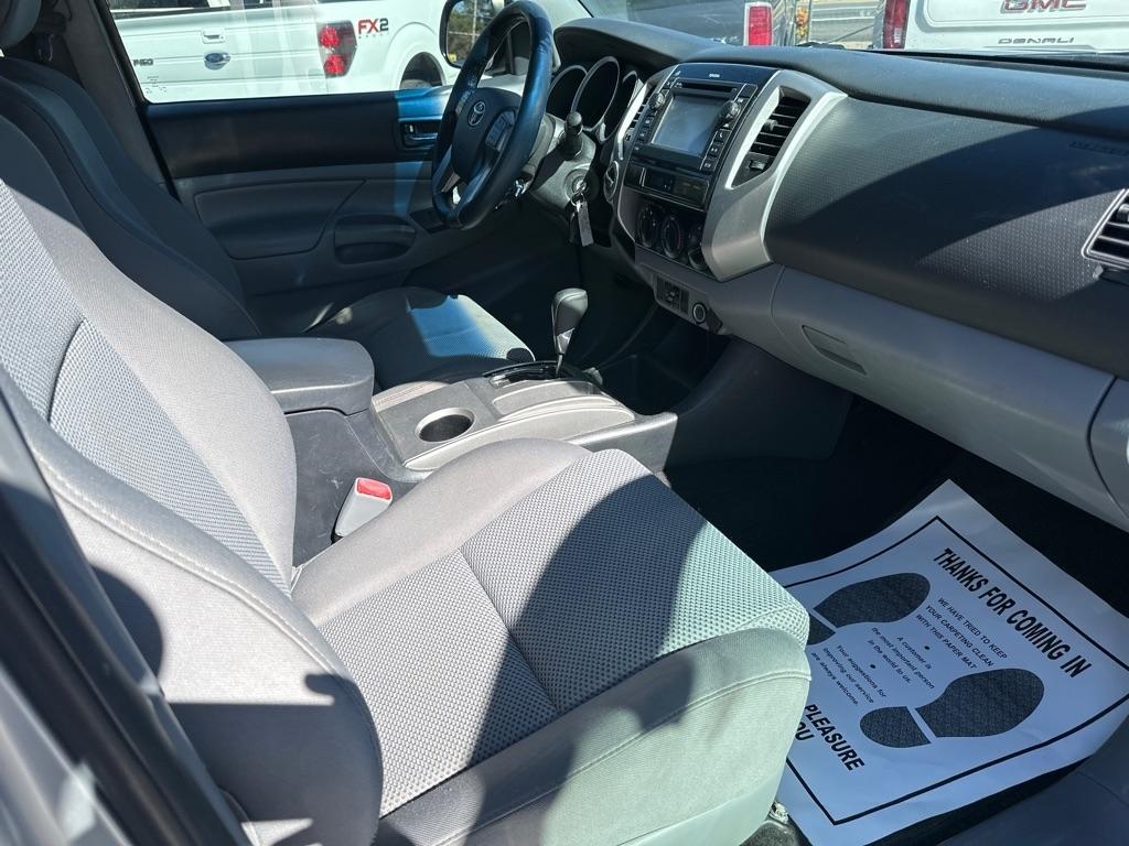 Toyota Tacoma 4WD Double Cab V6 MT (Natl) 2013
