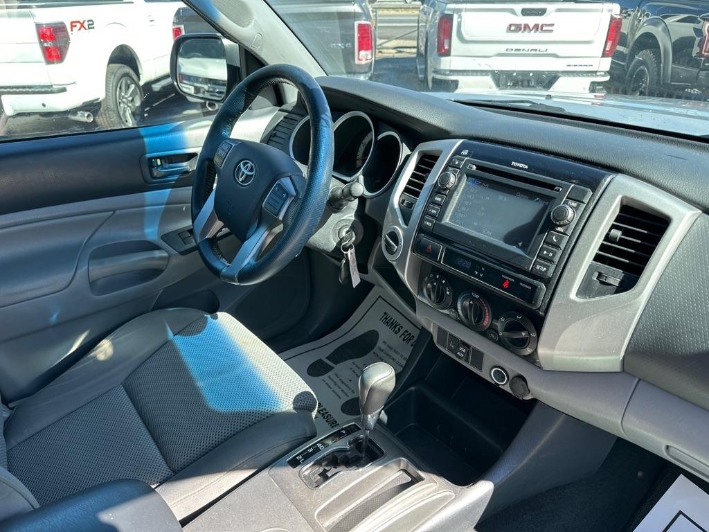 Toyota Tacoma 4WD Double Cab V6 MT (Natl) 2013