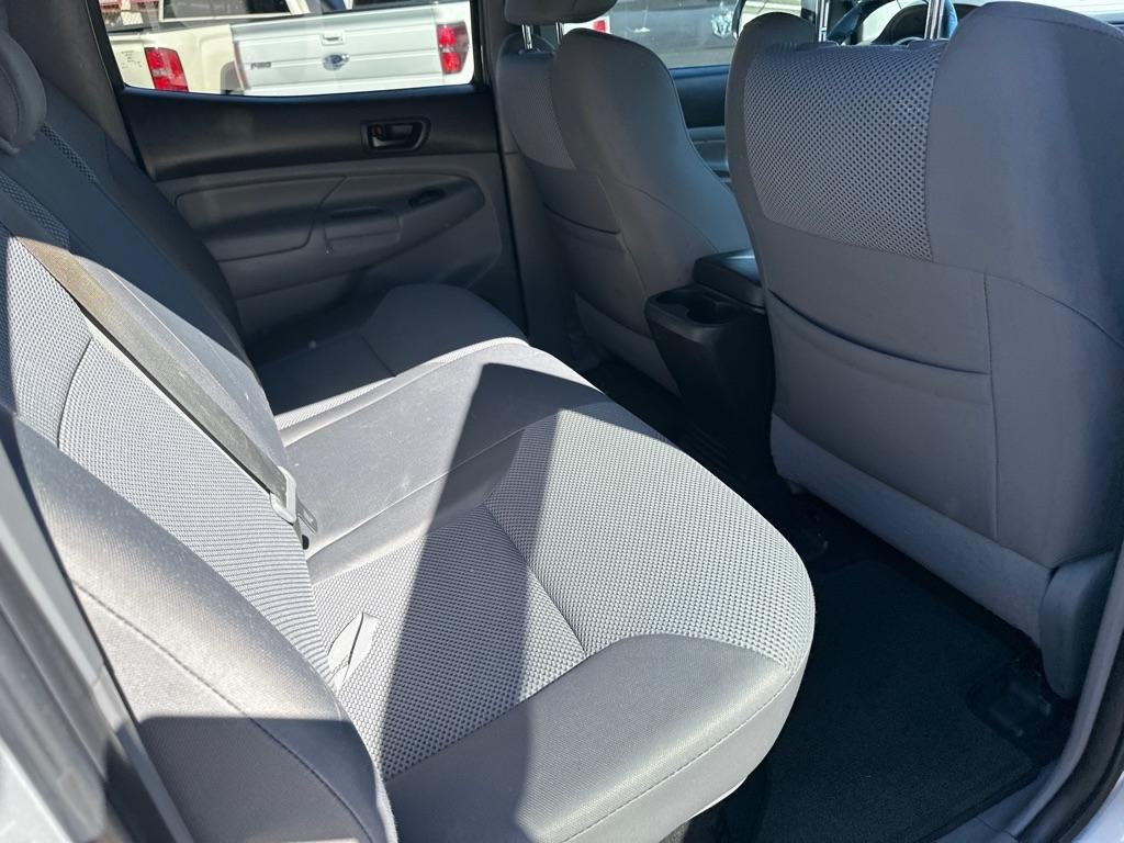 Toyota Tacoma 4WD Double Cab V6 MT (Natl) 2013