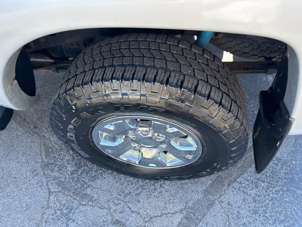 Toyota Tacoma 4WD Double Cab V6 MT (Natl) 2013