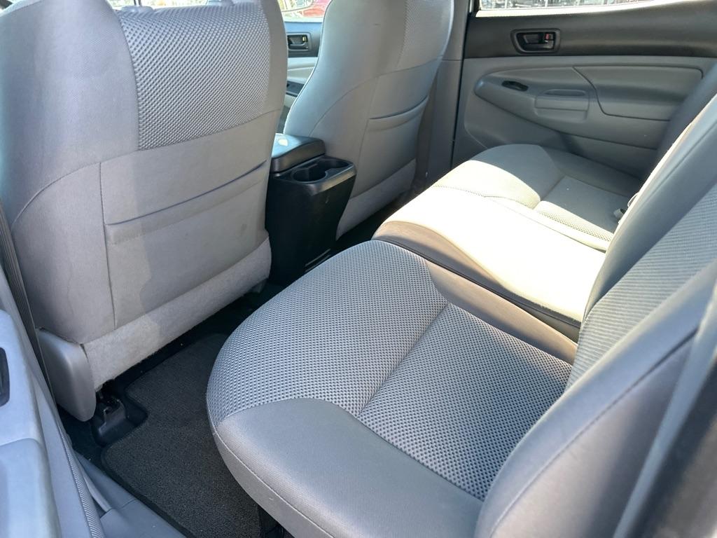 Toyota Tacoma 4WD Double Cab V6 MT (Natl) 2013