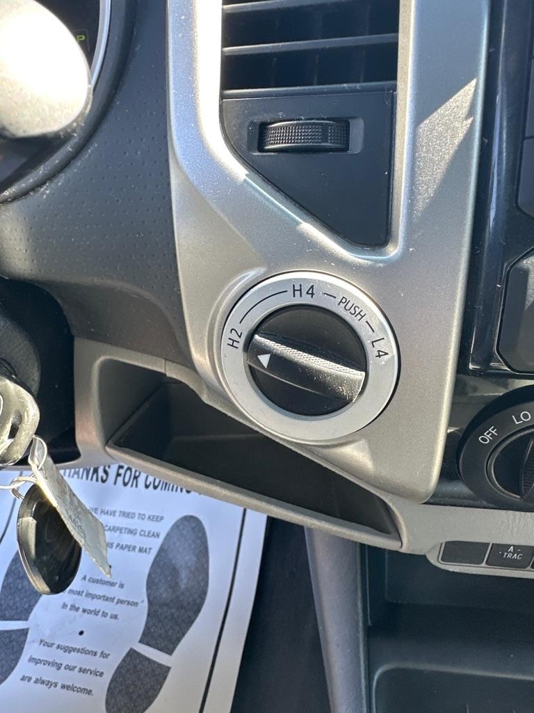 Toyota Tacoma 4WD Double Cab V6 MT (Natl) 2013