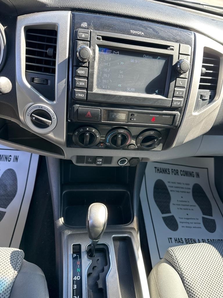 Toyota Tacoma 4WD Double Cab V6 MT (Natl) 2013